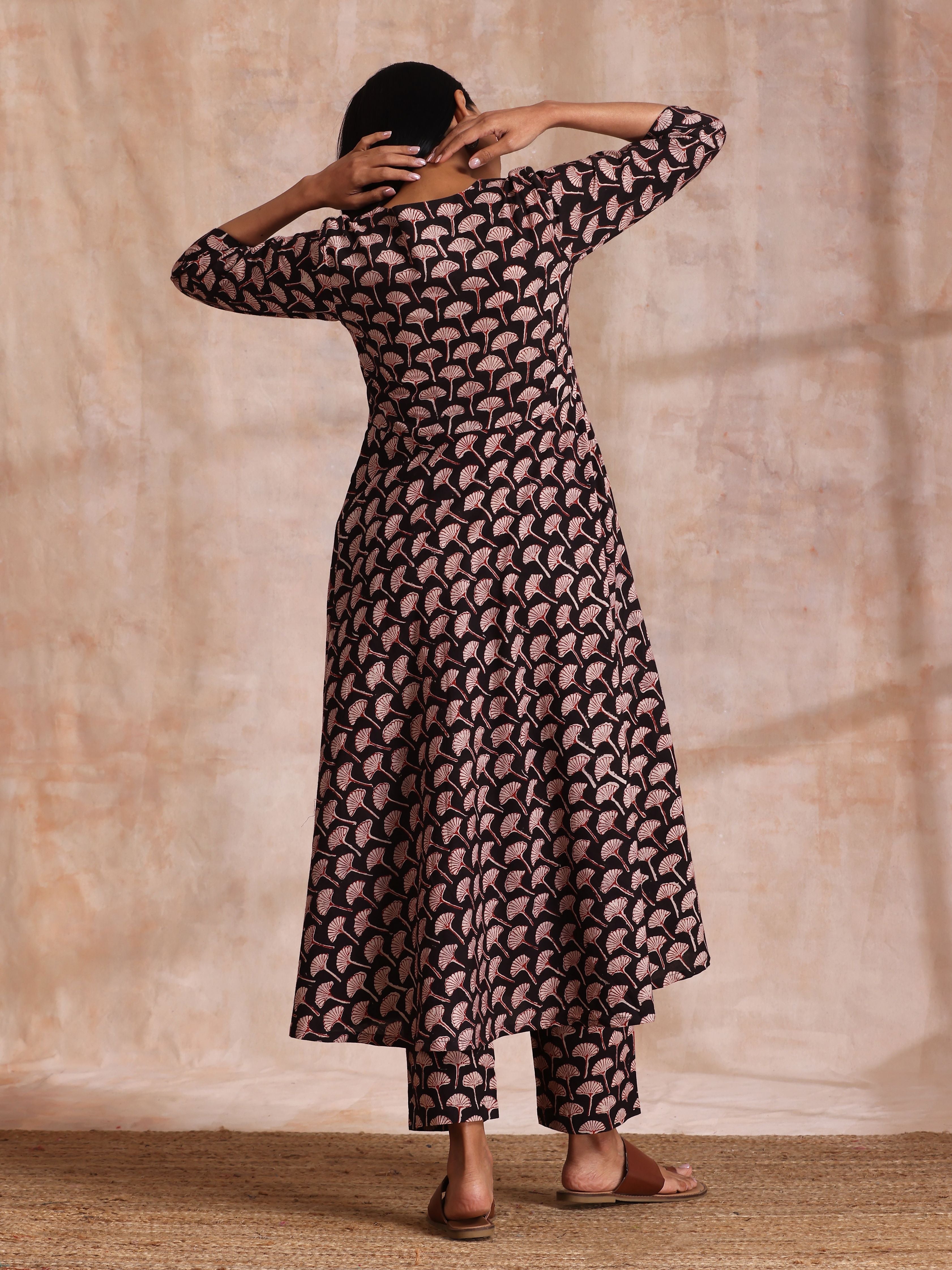 trueBrowns Black Floral Bagru Print Cotton Flared Kurta Pant Set - Distacart