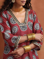 Thumbnail for trueBrowns Maroon Print High Slit Kurta Set - Distacart