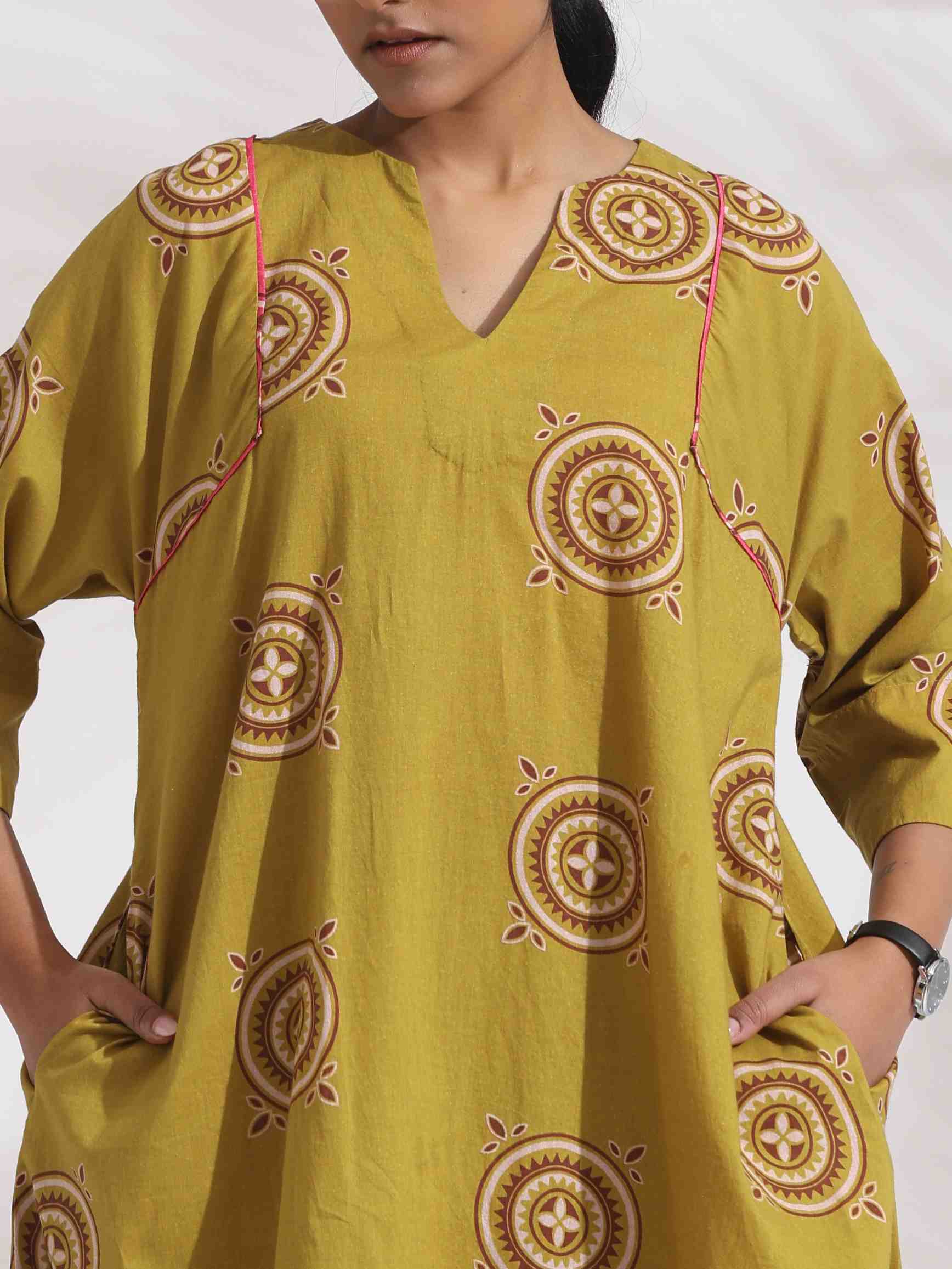 trueBrowns Green Cotton Print Kimono Sleeves Kurta Co-ord Set
