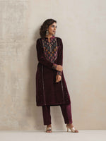 Thumbnail for trueBrowns Purple Velvet Geometric Embroidered Kurta Pant Dupatta Set