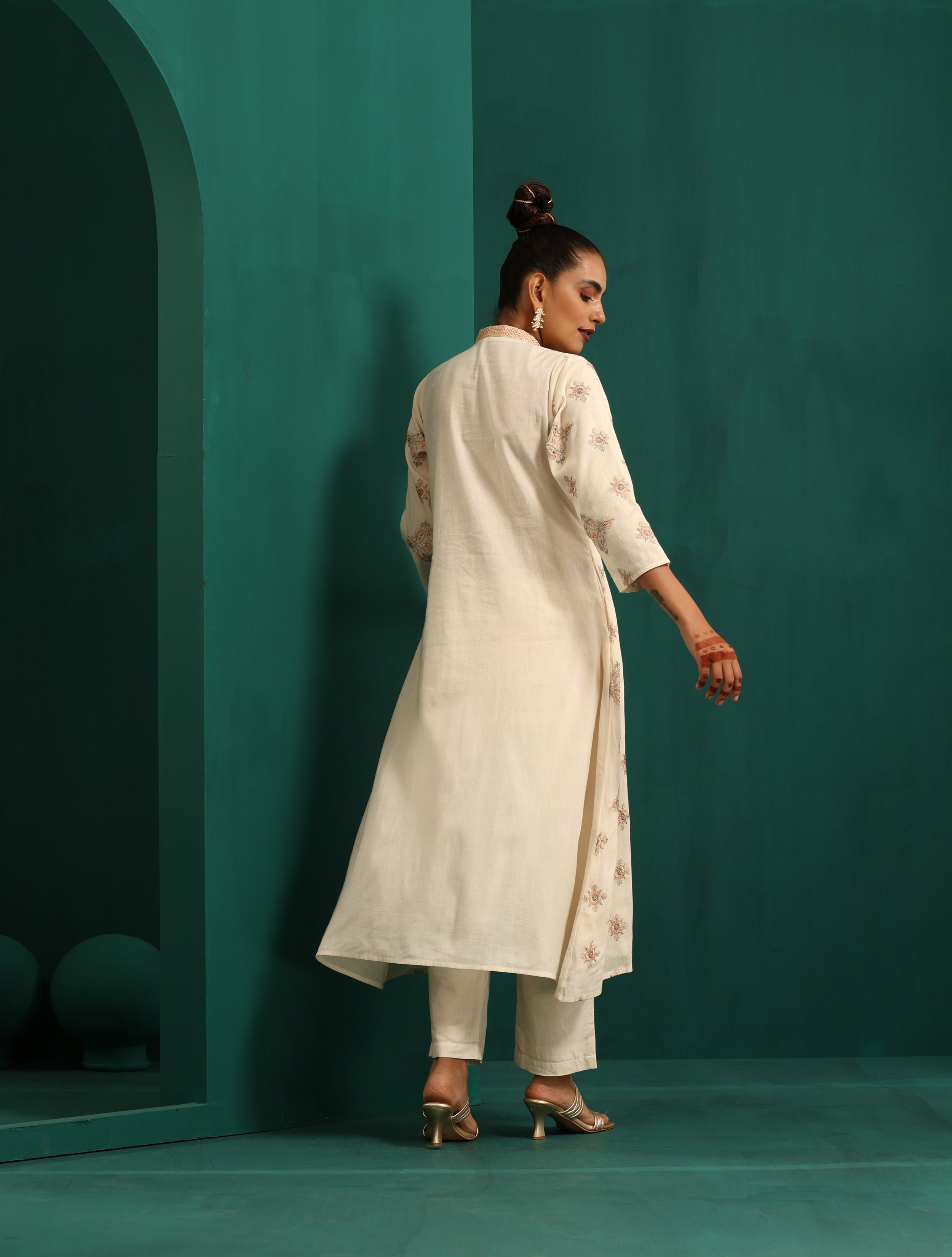 trueBrowns Ivory Peach Cotton Front Gathered Kurta Pant Set - Distacart
