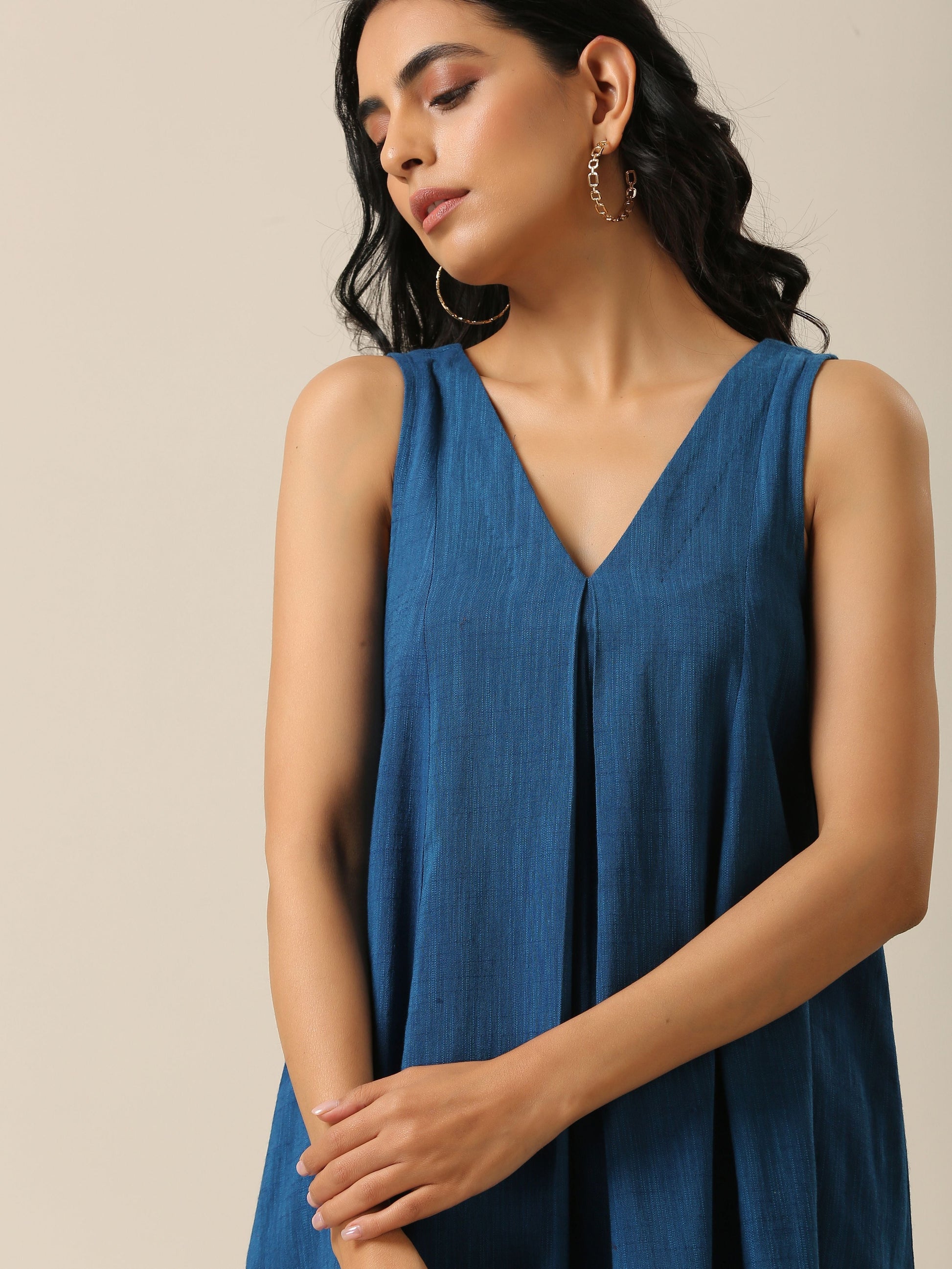 trueBrowns Classic Blue Slub Texture Sleeveless Flared Kurta Pant Set - Distacart