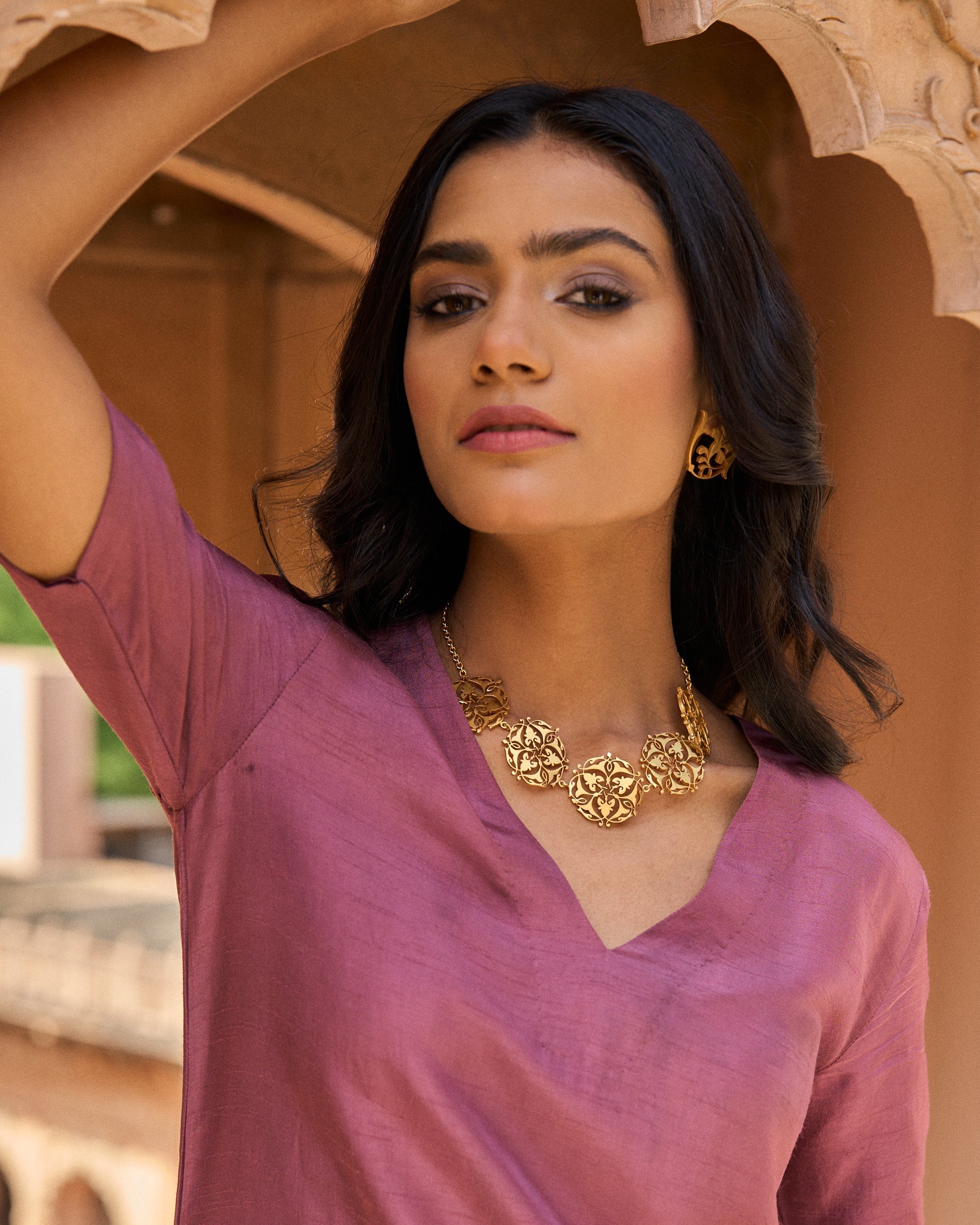 trueBrowns Gold-Polished Leaf Choker