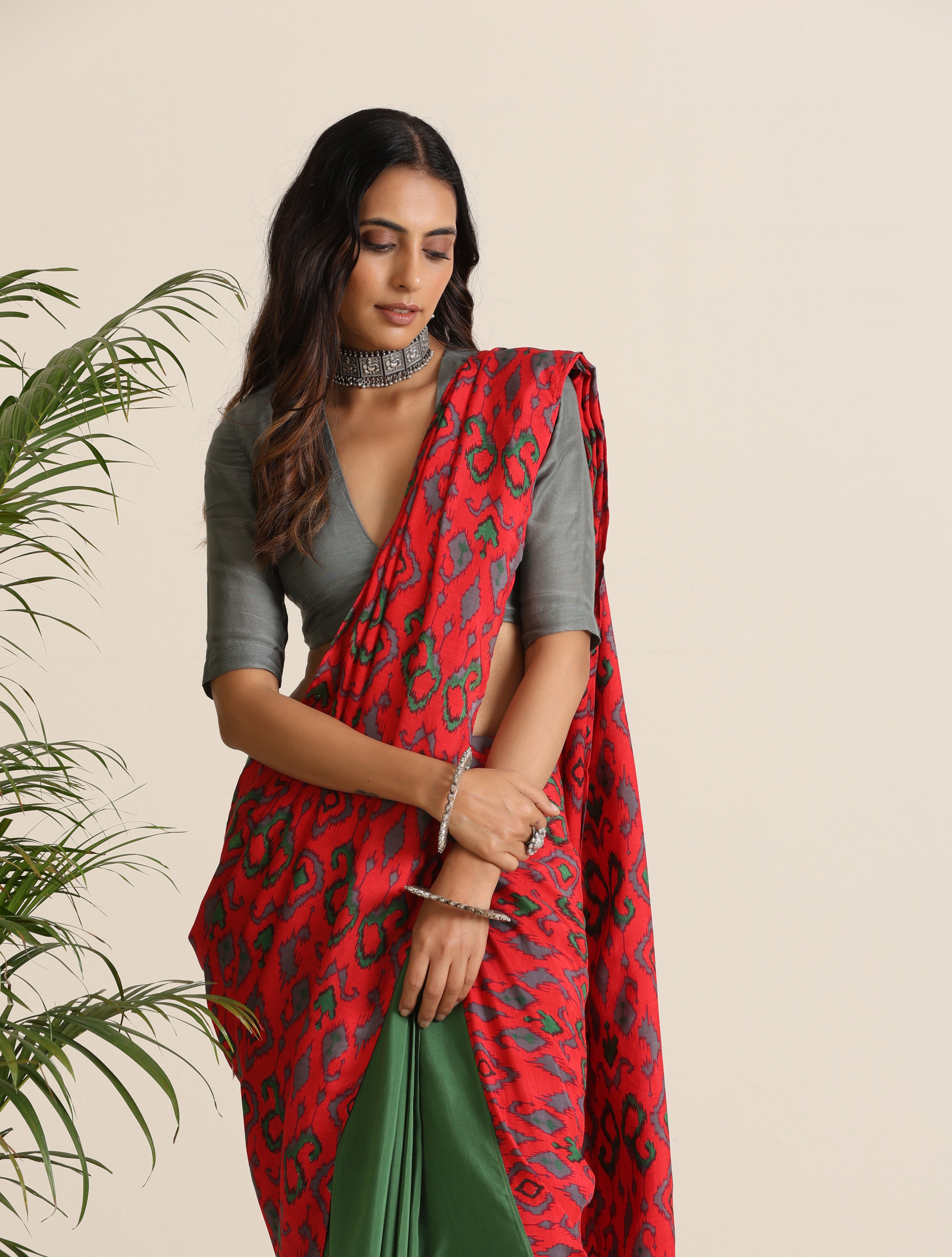trueBrowns Red Muslin Ikat Saree