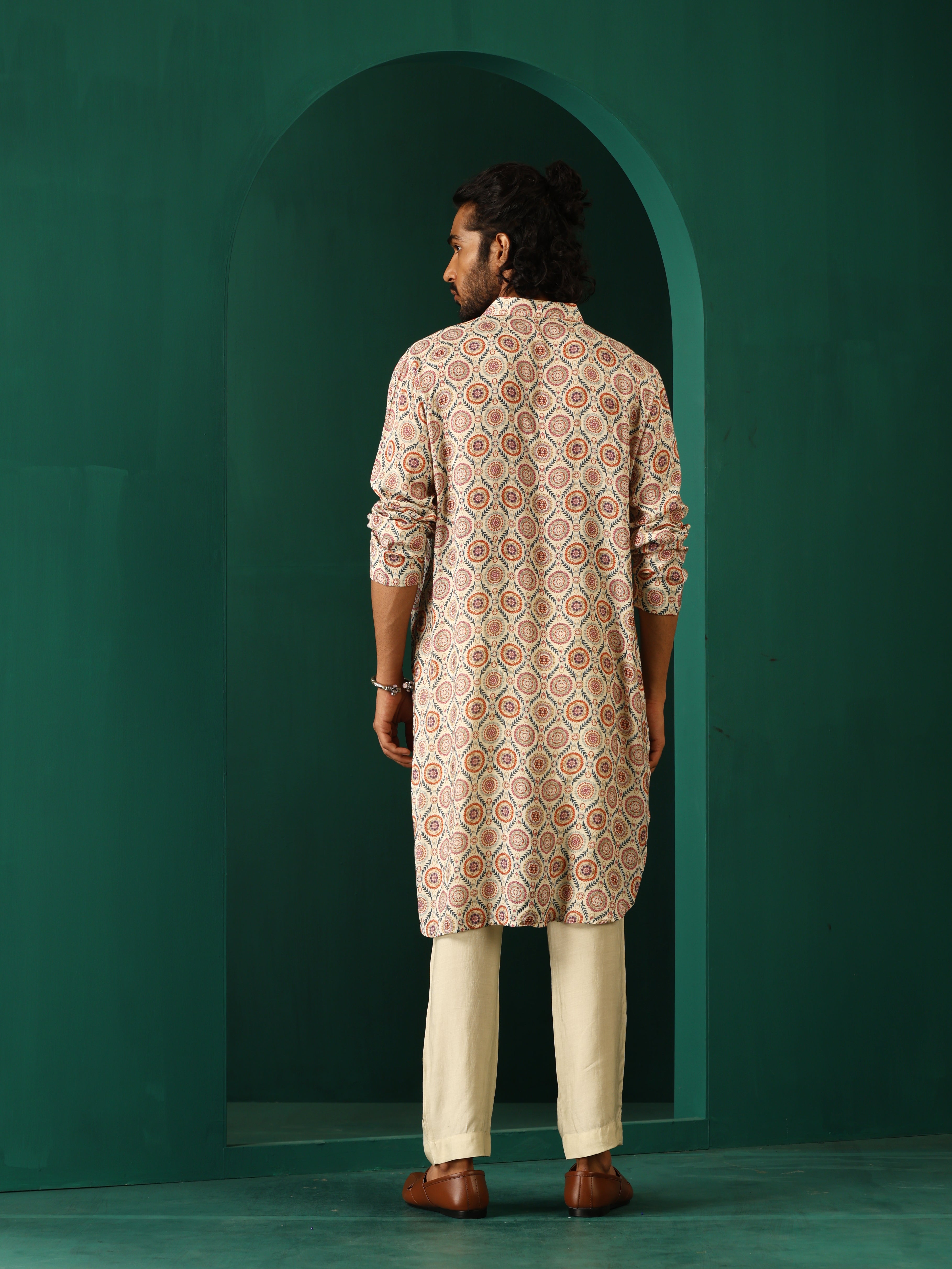 trueBrowns Men's Off White Circle Floral Muslin Silk Printed Long Kurta - Distacart