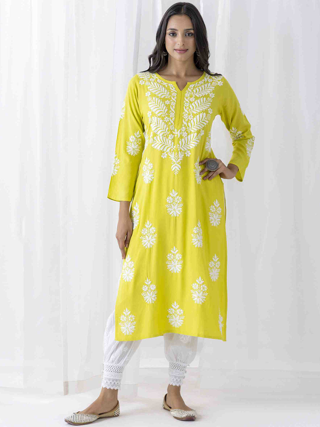HOUSE OF KARI Floral Embroidered Chikankari Straight Kurta - Distacart