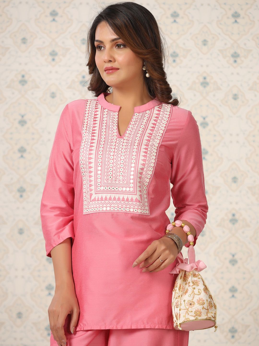 Ode by House of Pataudi Floral Embroidered Regular Thread Work Kurta with Trousers - Distacart