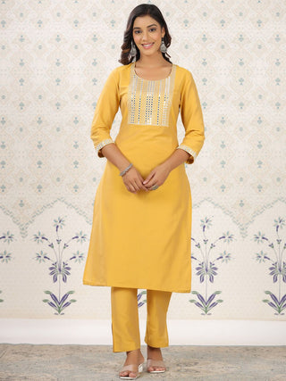 Ode by House of Pataudi Geometric Embroidered Thread Work Straight Kurta with Trousers - Distacart