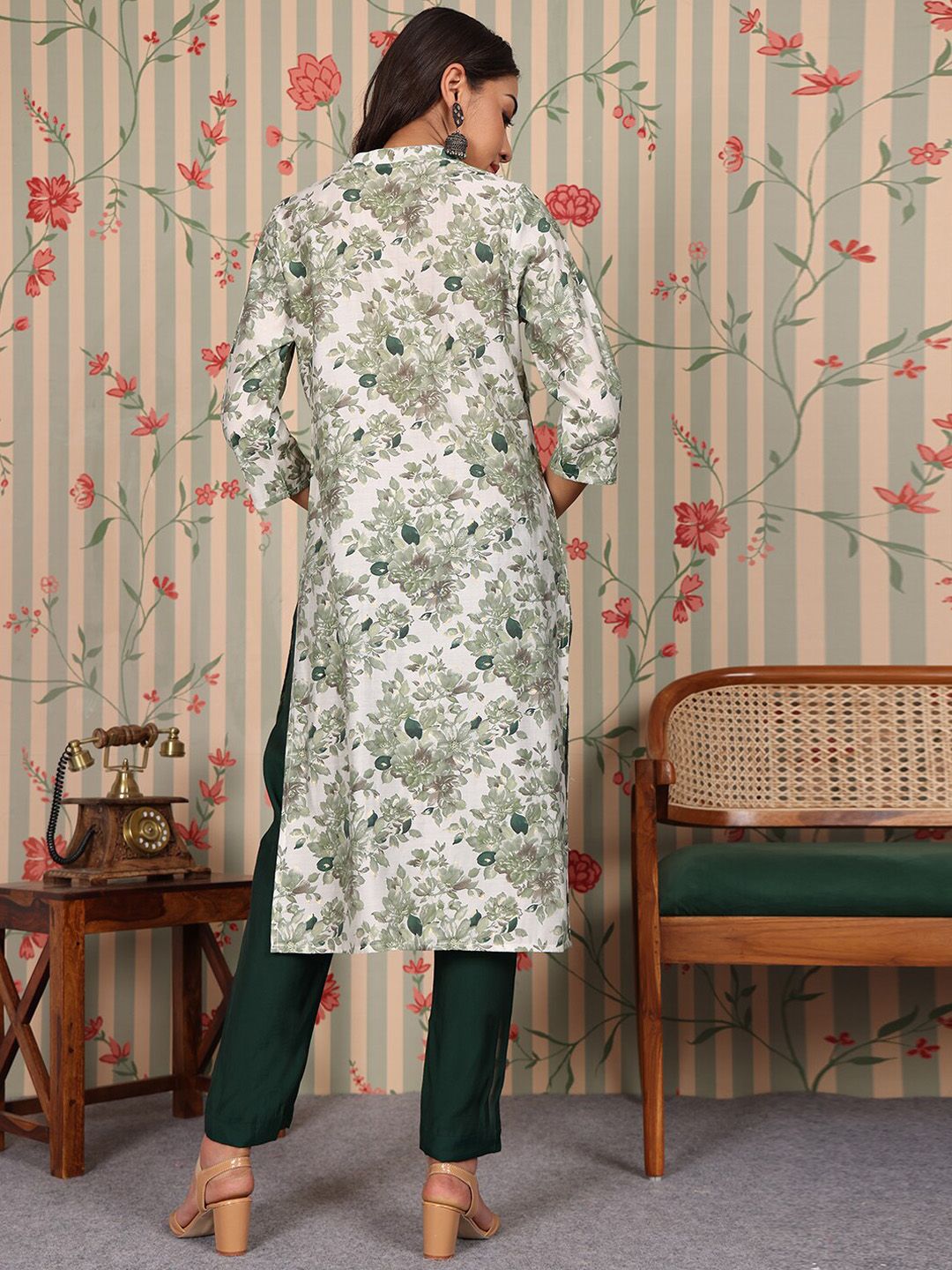 Ode by House of Pataudi Ethnic Motifs Printed Regular Chanderi Silk Kurta with Trousers - Distacart