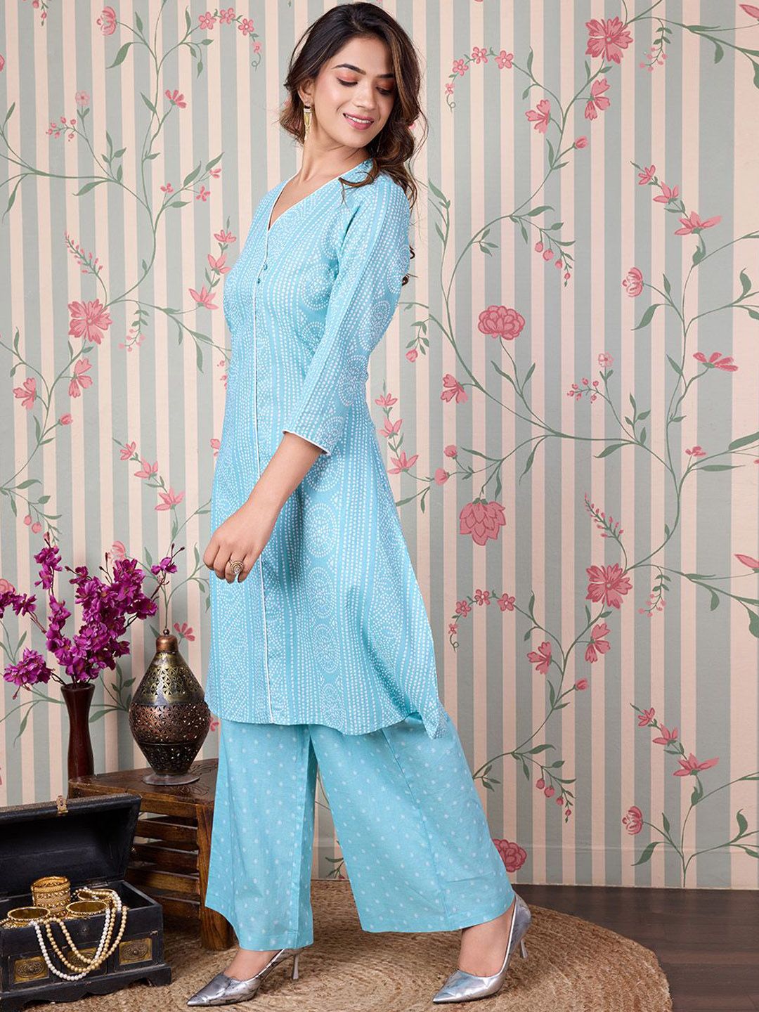 Ode by House of Pataudi Bandhani Printed Regular Pure Cotton Kurta with Trousers - Distacart