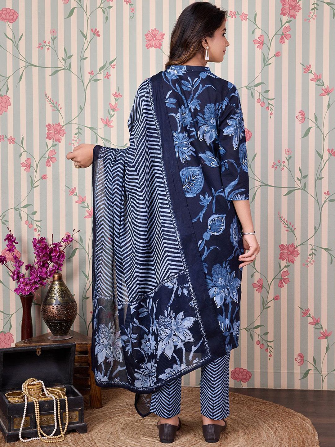 Ode by House of Pataudi Floral Printed Regular Pure Cotton Kurta with Trousers & Dupatta - Distacart