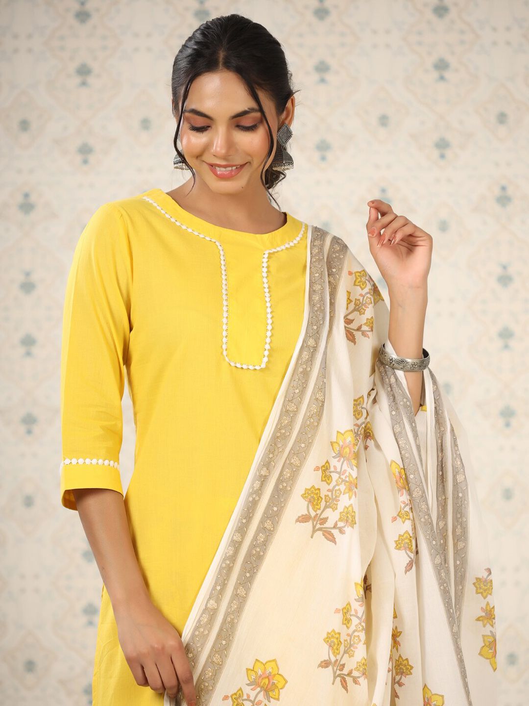 Ode by House of Pataudi Round Neck Floral Regular Thread Work Pure Cotton Kurta Set - Distacart