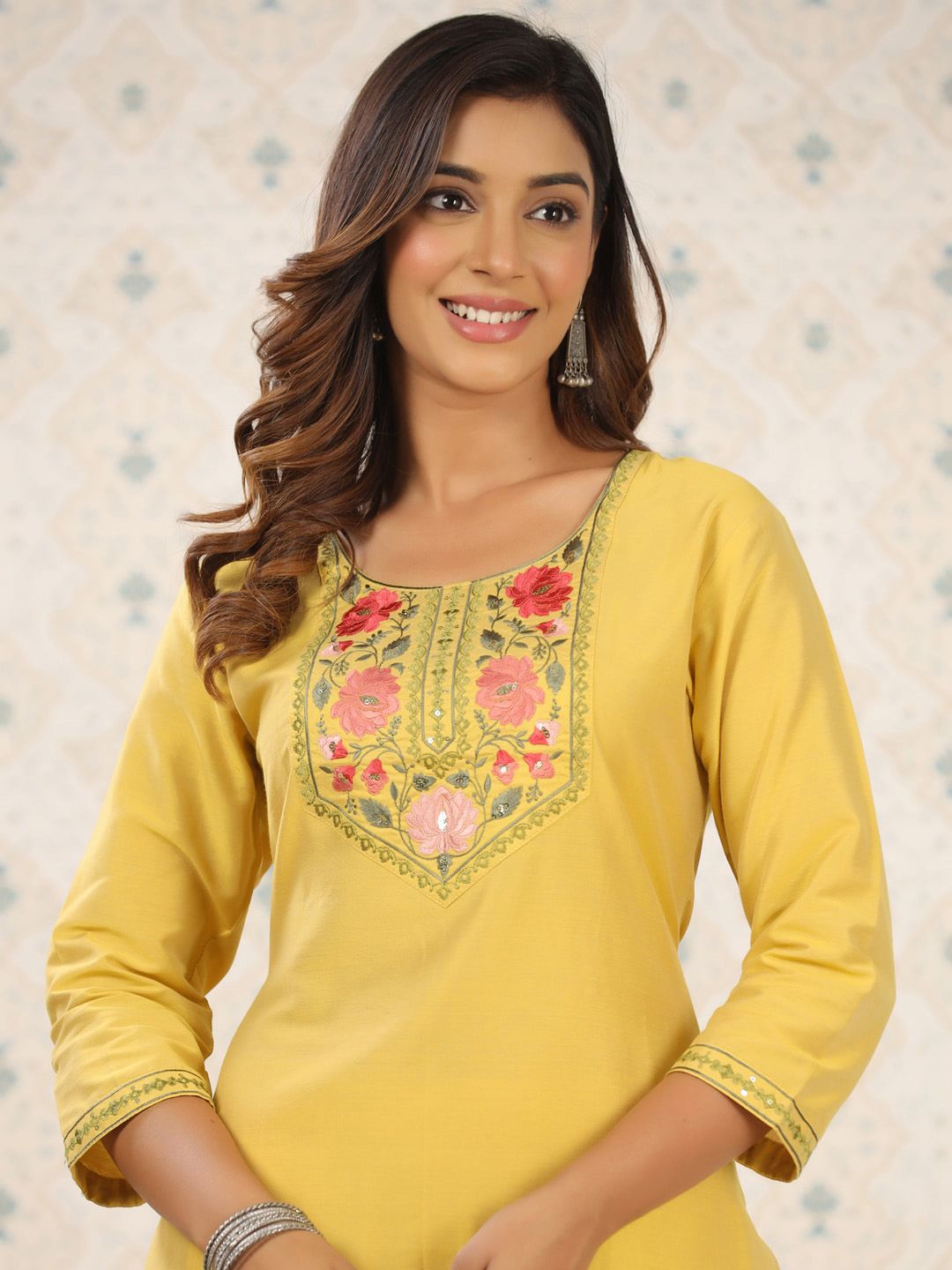 Ode by House of Pataudi Floral Embroidered Thread Work Straight Kurta with Trousers - Distacart