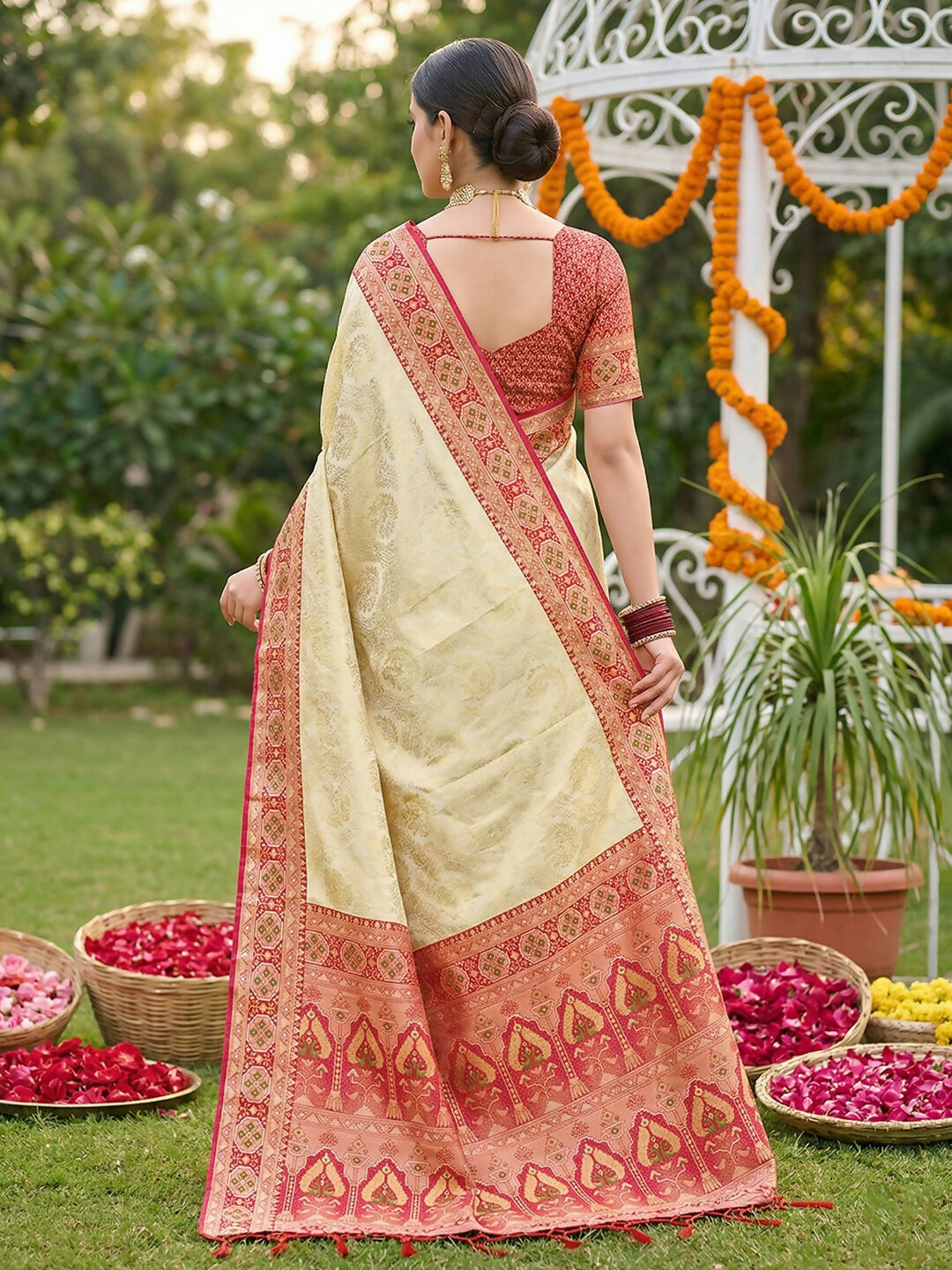 Shree Shyam Fashion Red Soft Silk Saree - Dista
