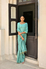 Thumbnail for Vishnu Weaves Women's Sea-Green Handloom Raw Silk Saree with Blouse - Distacart