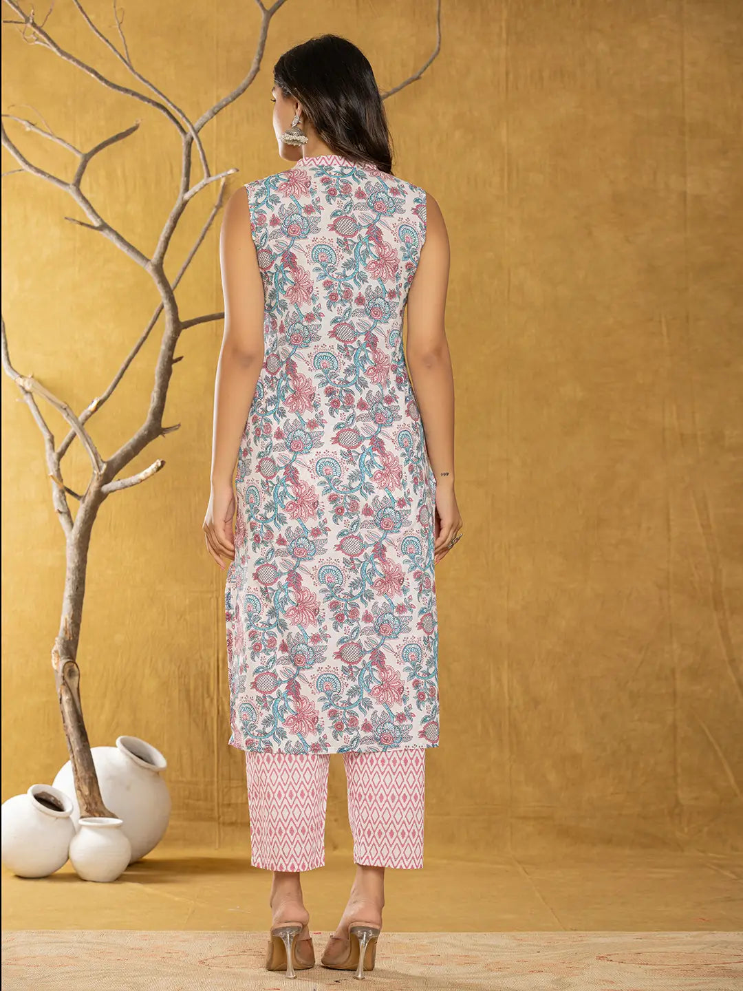 Yufta Cotton White Floral Print Kurta Dupatta Set