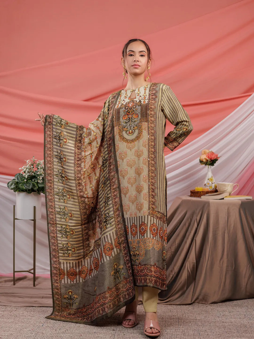 Yufta Green Pure Shimmer Tissue With Pure Viscose Trouser Shimmer Dupatta Set - Distacart