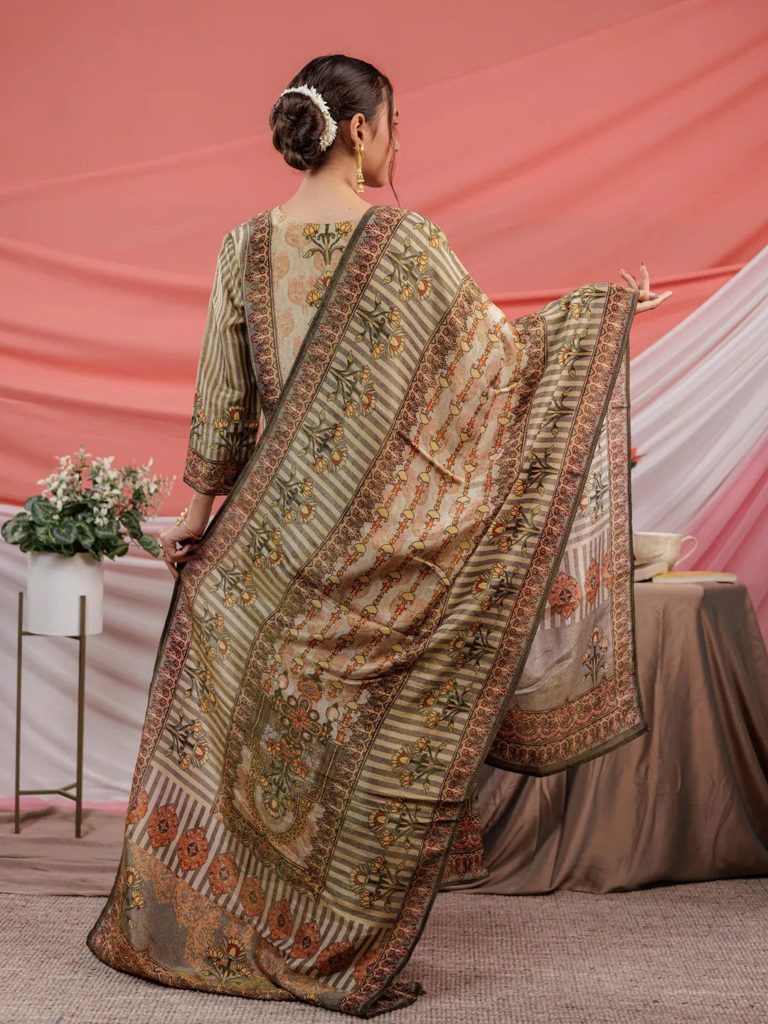Yufta Green Pure Shimmer Tissue With Pure Viscose Trouser Shimmer Dupatta Set