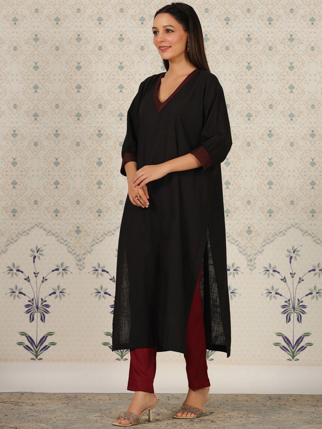 Ode by House of Pataudi V Neck Thread Work Kurta - Distacart