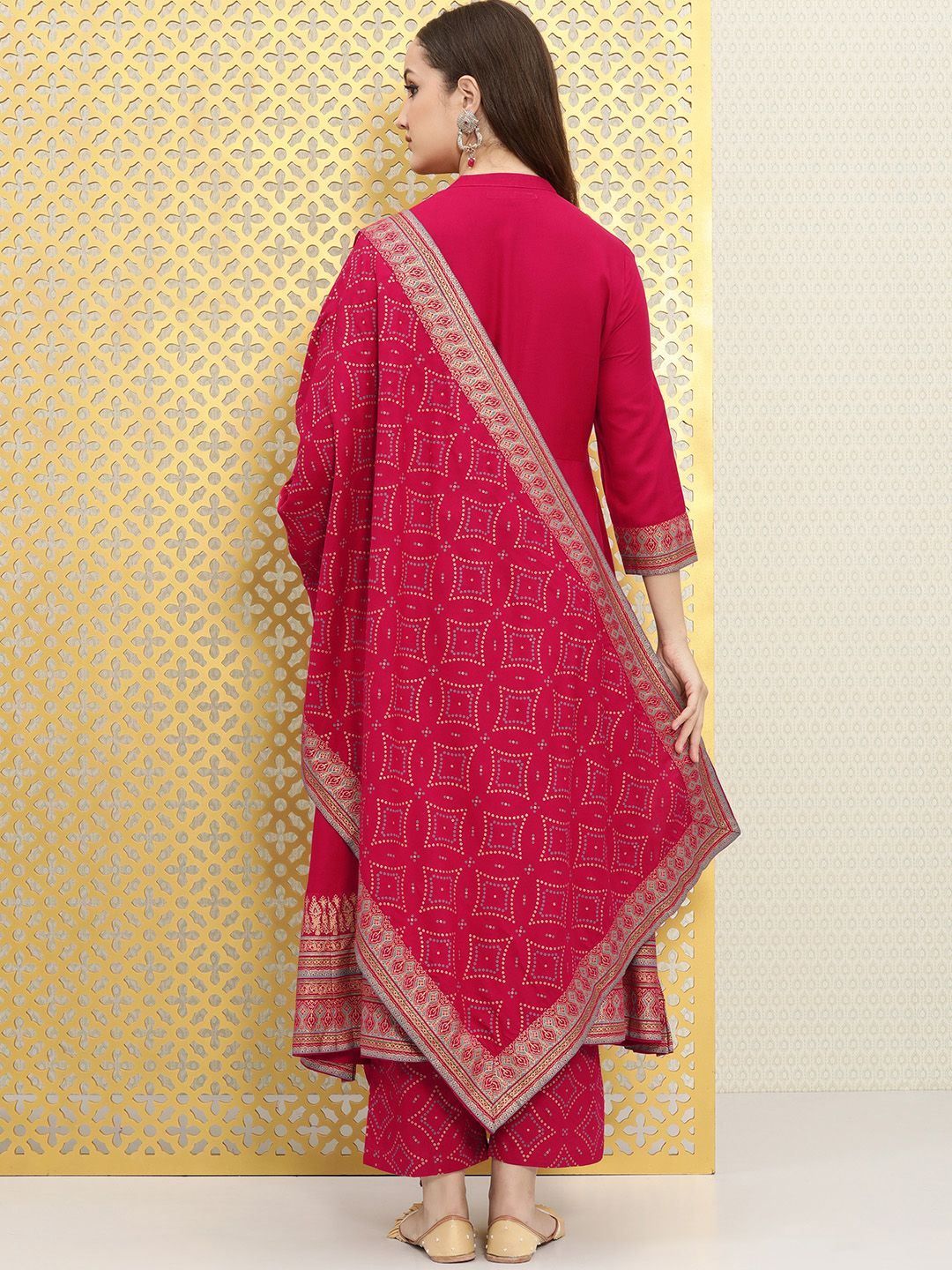 Ode by House of Pataudi Women Pink Bandhani Kurta with Trousers & With Dupatta - Distacart