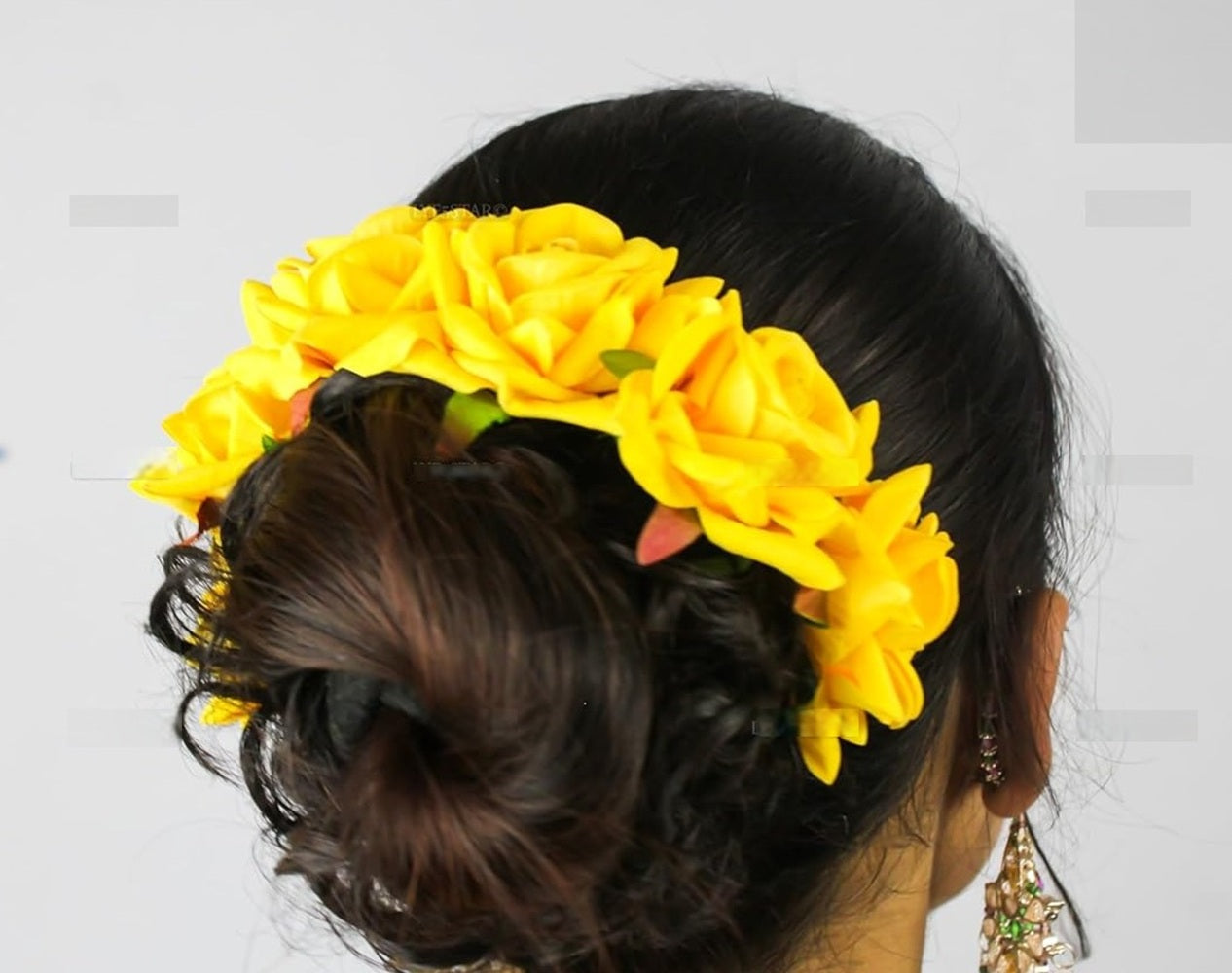 Yellow Velvet Rose Gajra