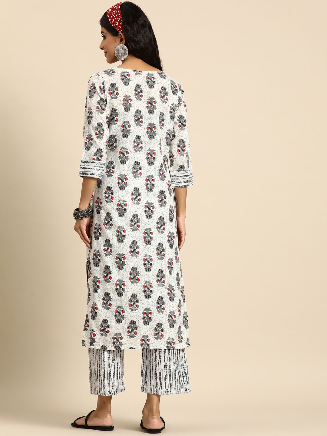 Sangria Women Floral Printed Regular Kurta with Palazzos & Belt