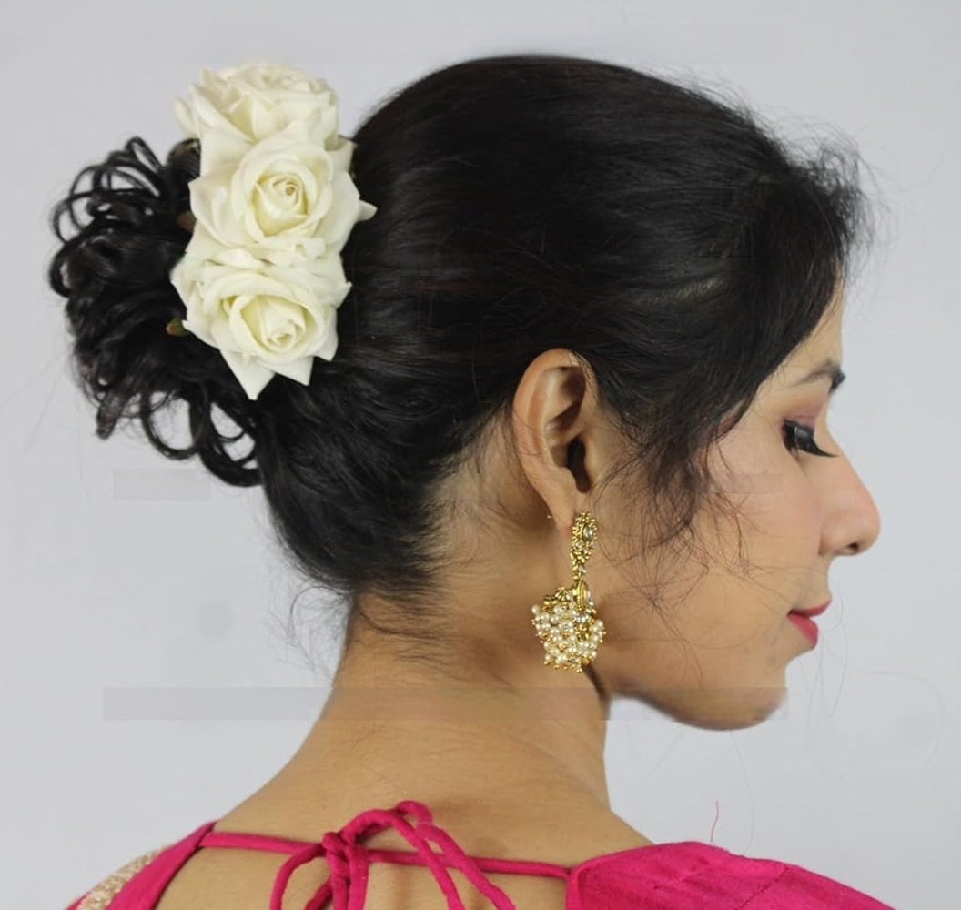 White Velvet Rose Gajra