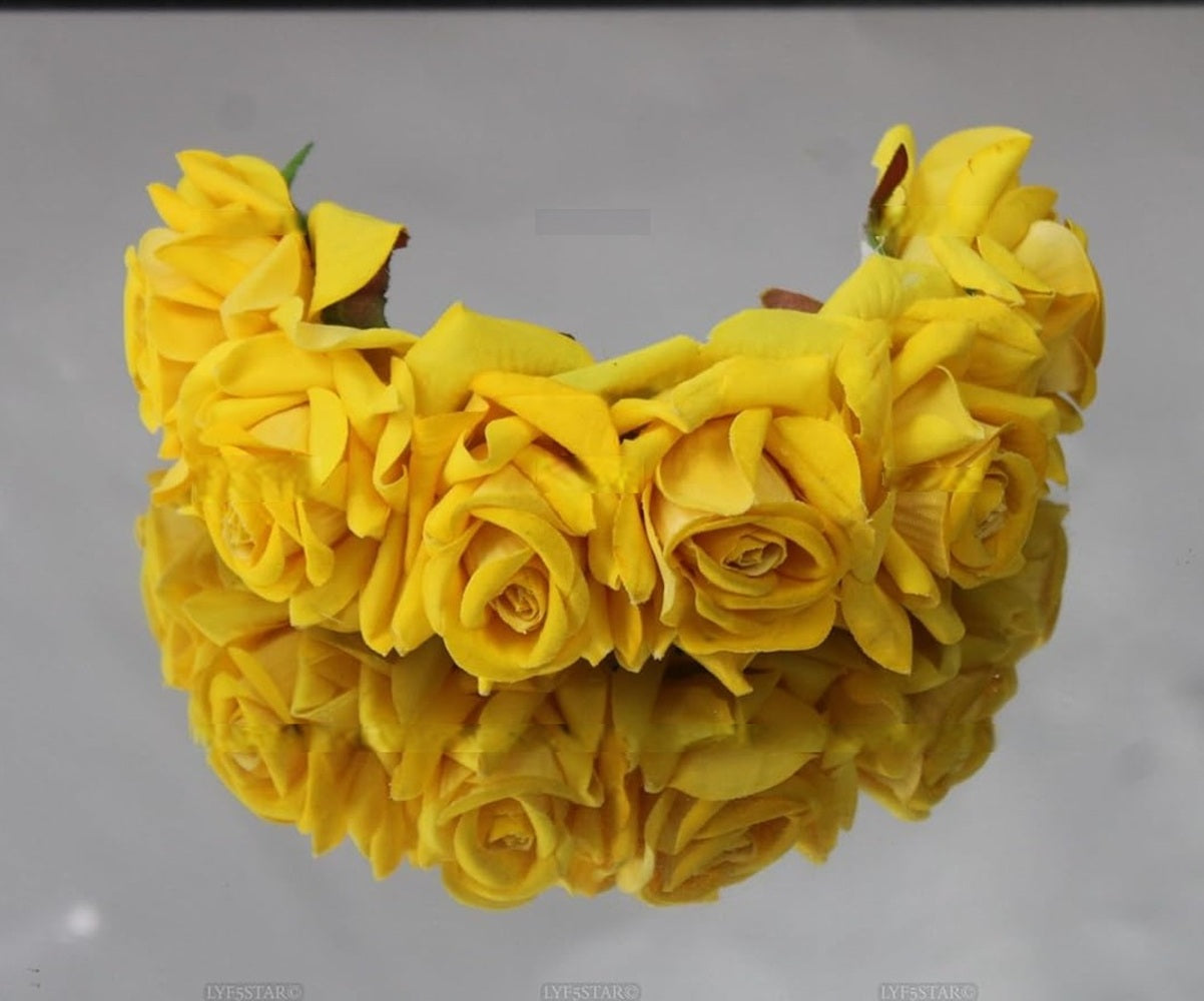 Yellow Velvet Rose Gajra