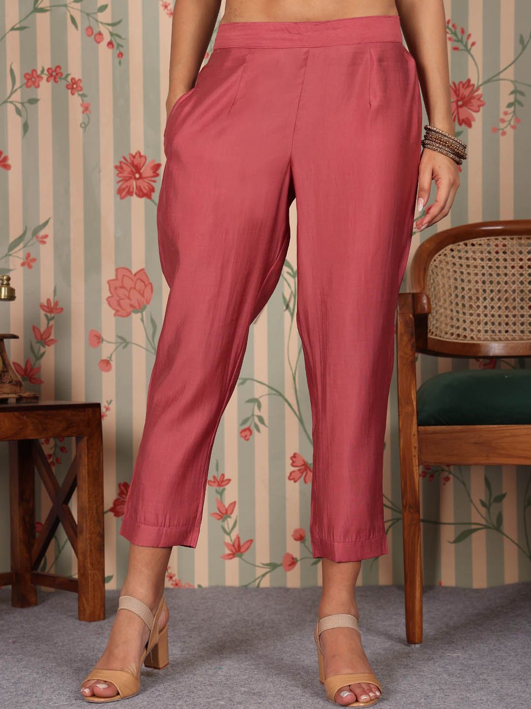 Ode by House of Pataudi Floral Printed Regular Chanderi Silk Kurta with Trouser - Distacart