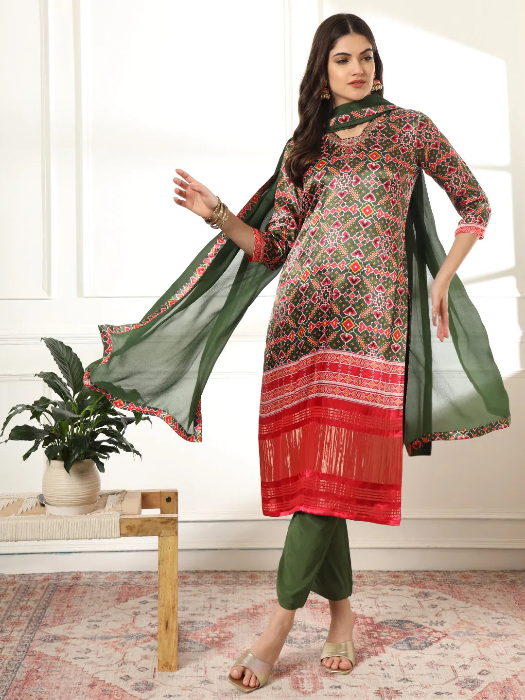Yufta Green Gajji Silk Ethnic Motifs Kurta Dupatta Pant Set