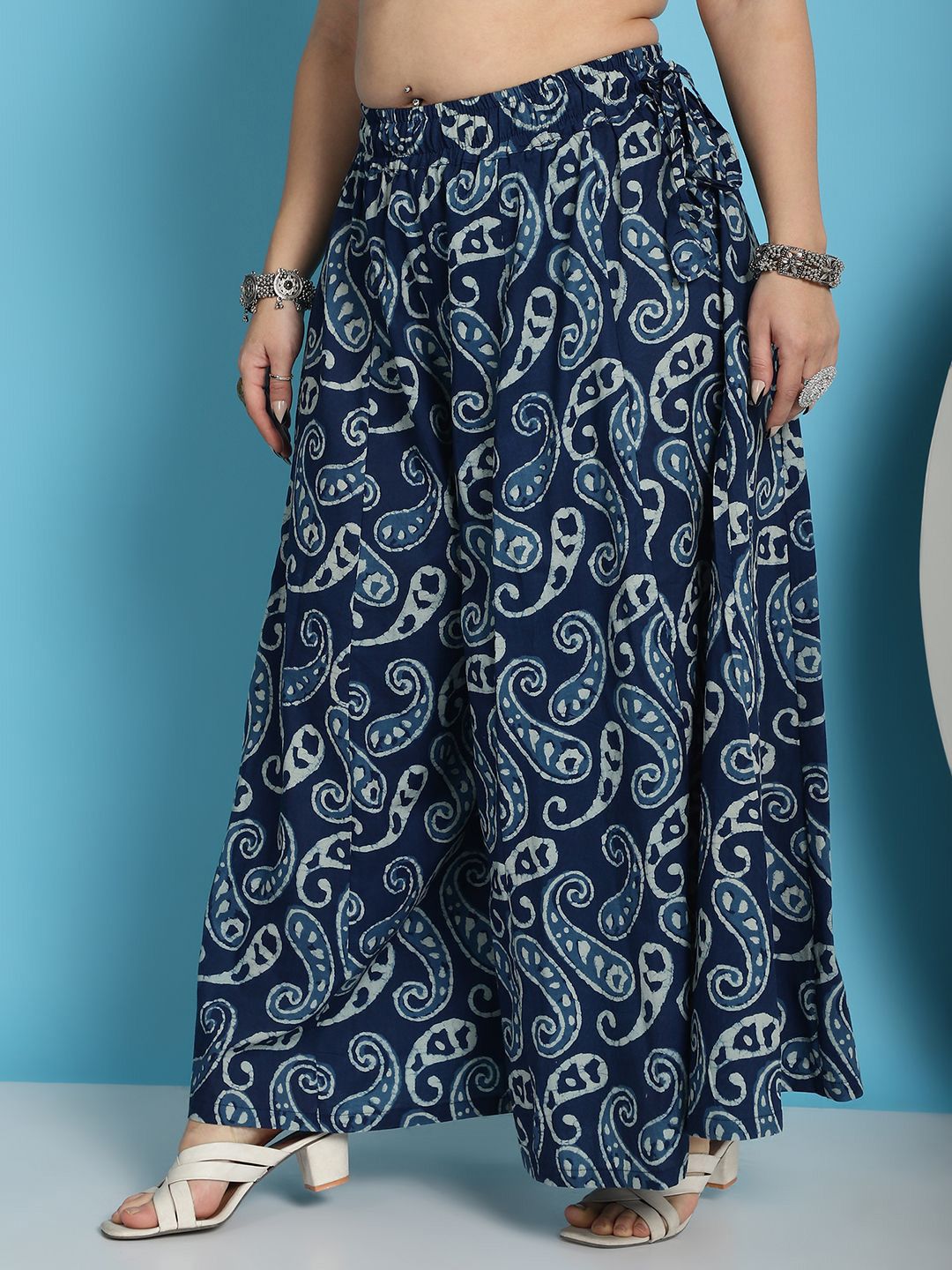 TAG 7 Women Paisley Printed Flared Palazzos