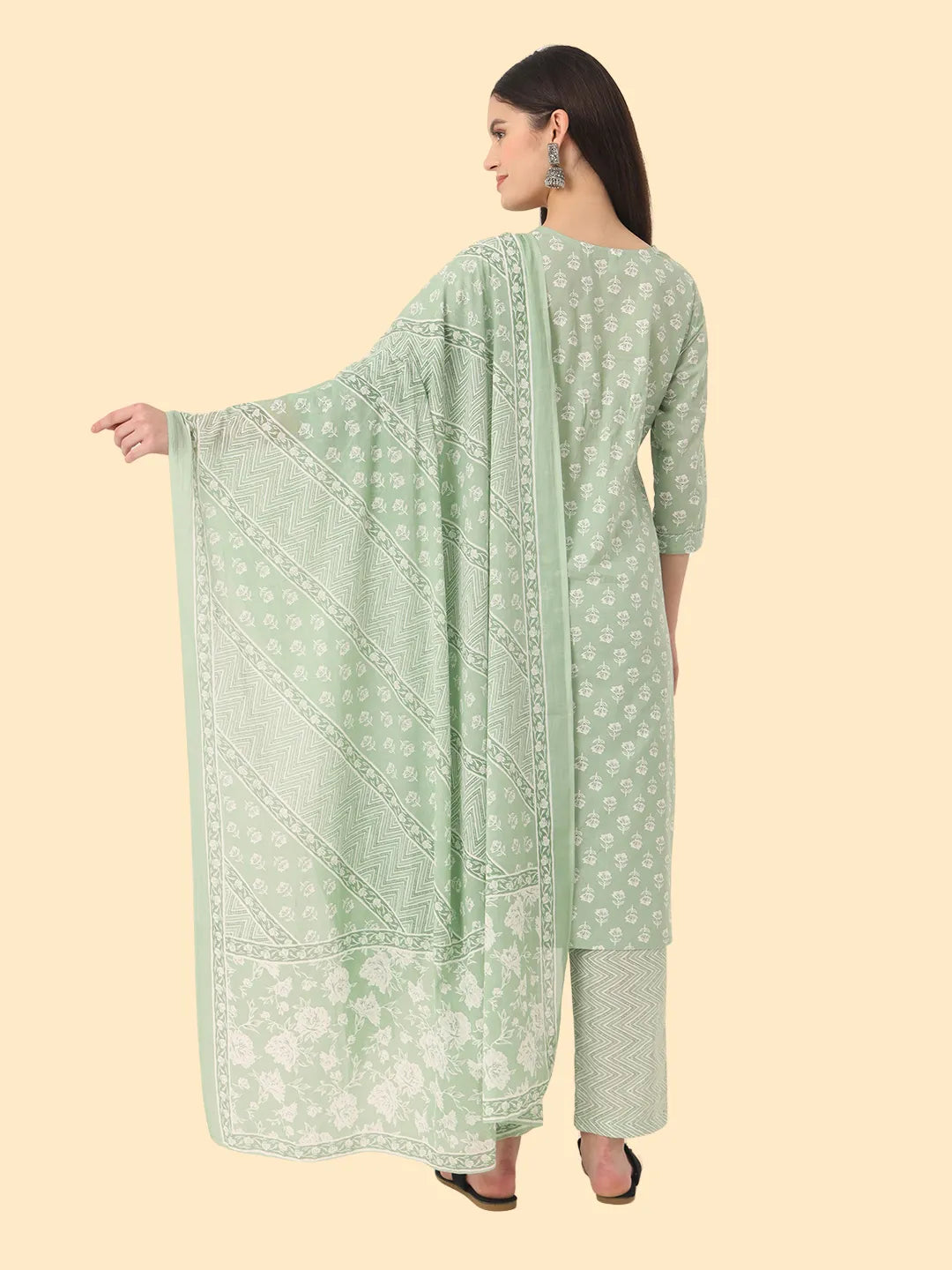 Yufta Green Ethnic Motifs Embroidered Regular Chikankari Pure Cotton Kurta with Trousers & With Dupatta