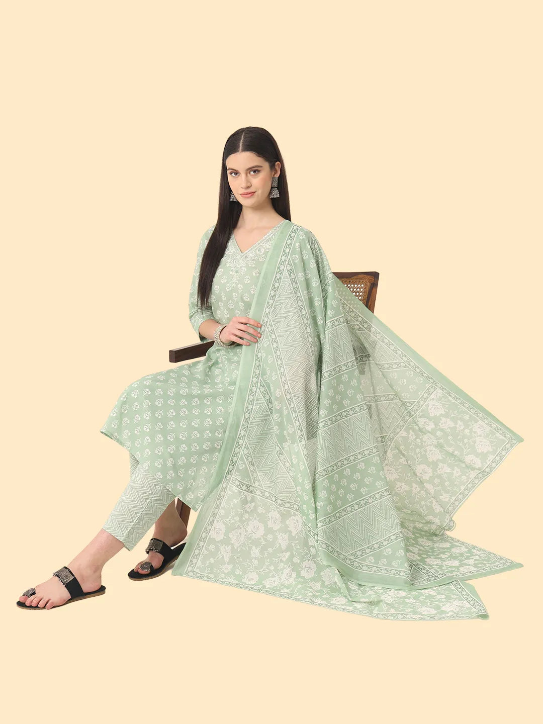 Yufta Green Ethnic Motifs Embroidered Regular Chikankari Pure Cotton Kurta with Trousers & With Dupatta