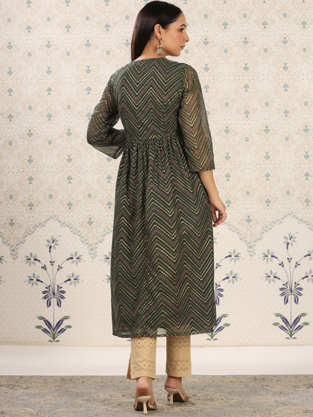Ode by House of Pataudi Ethnic Motifs Printed V-Neck Thread Work Empire Anarkali Kurta - Distacart