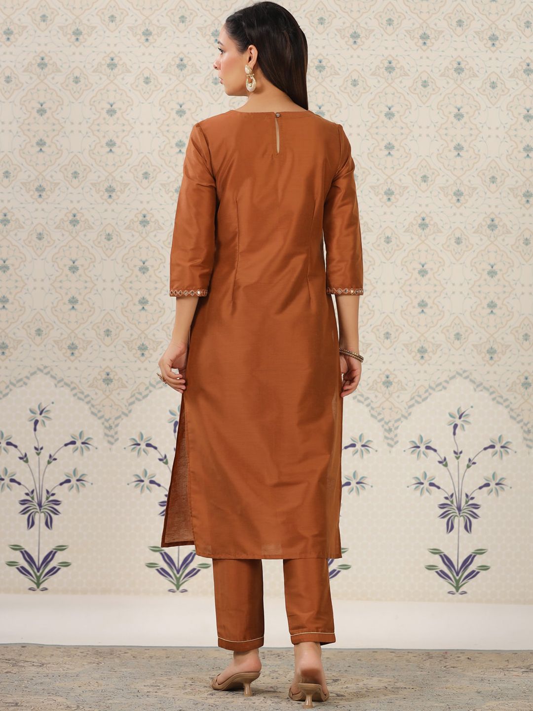 Ode by House of Pataudi Geometric Embroidered Mirror Work Kurta With Trousers - Distacart