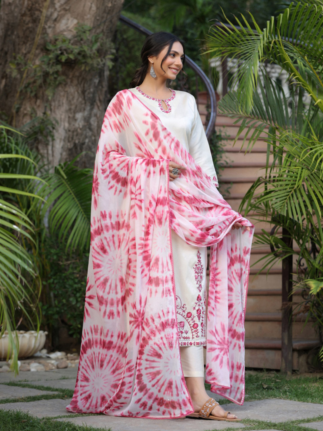 Kalini Floral Embroidered Straight Kurta With Trousers & Dupatta - Distacart