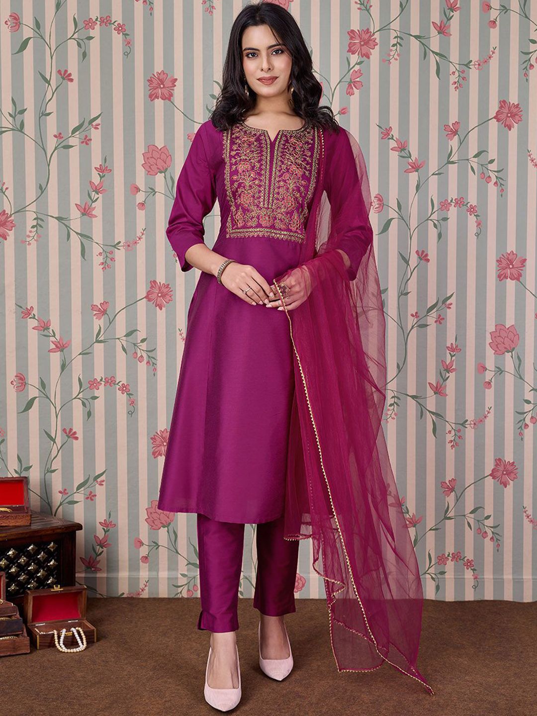 Ode by House of Pataudi Pink Ethnic Motifs Embroidered Zari Kurta With Trousers & Dupatta - Distacart