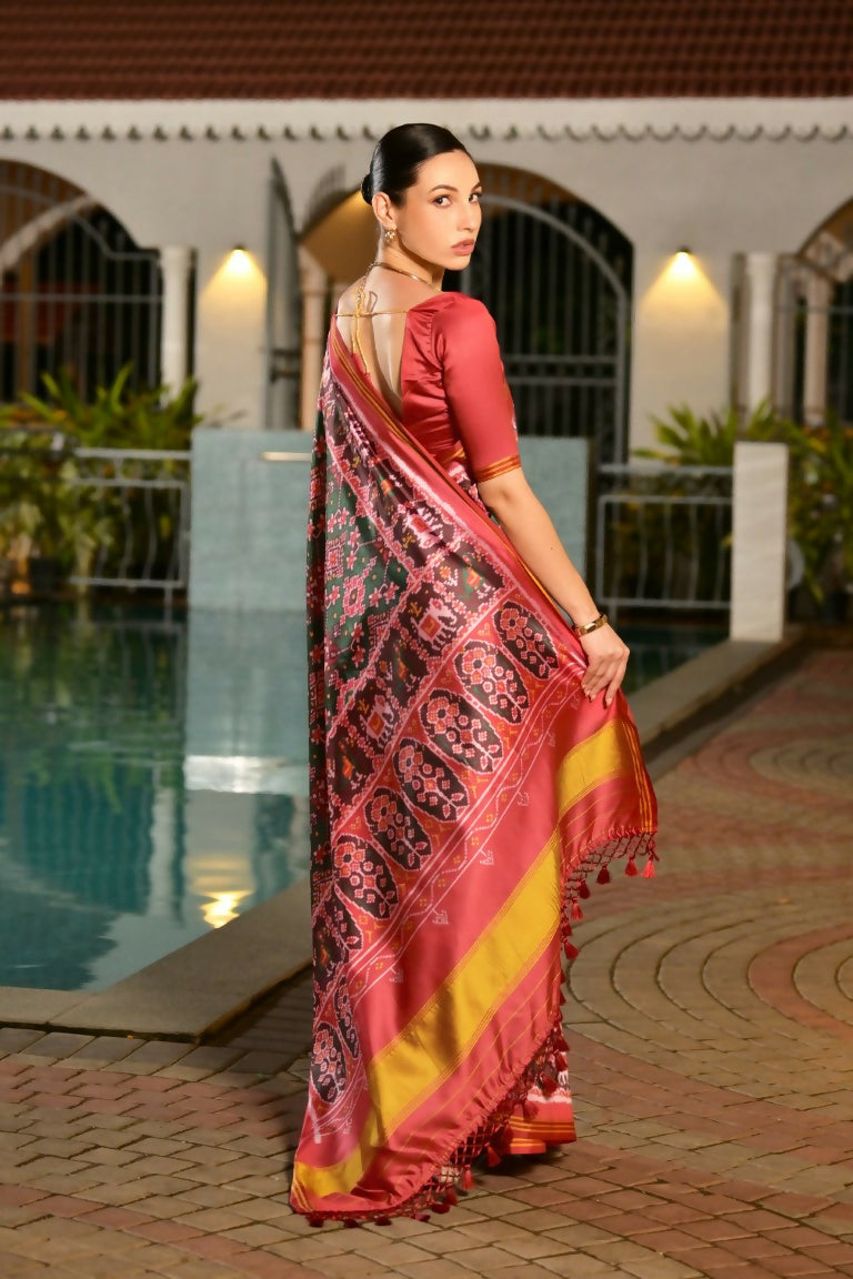 Vishnu Weaves Women's Green Banarasi Silk Patola Printed Saree with Blouse