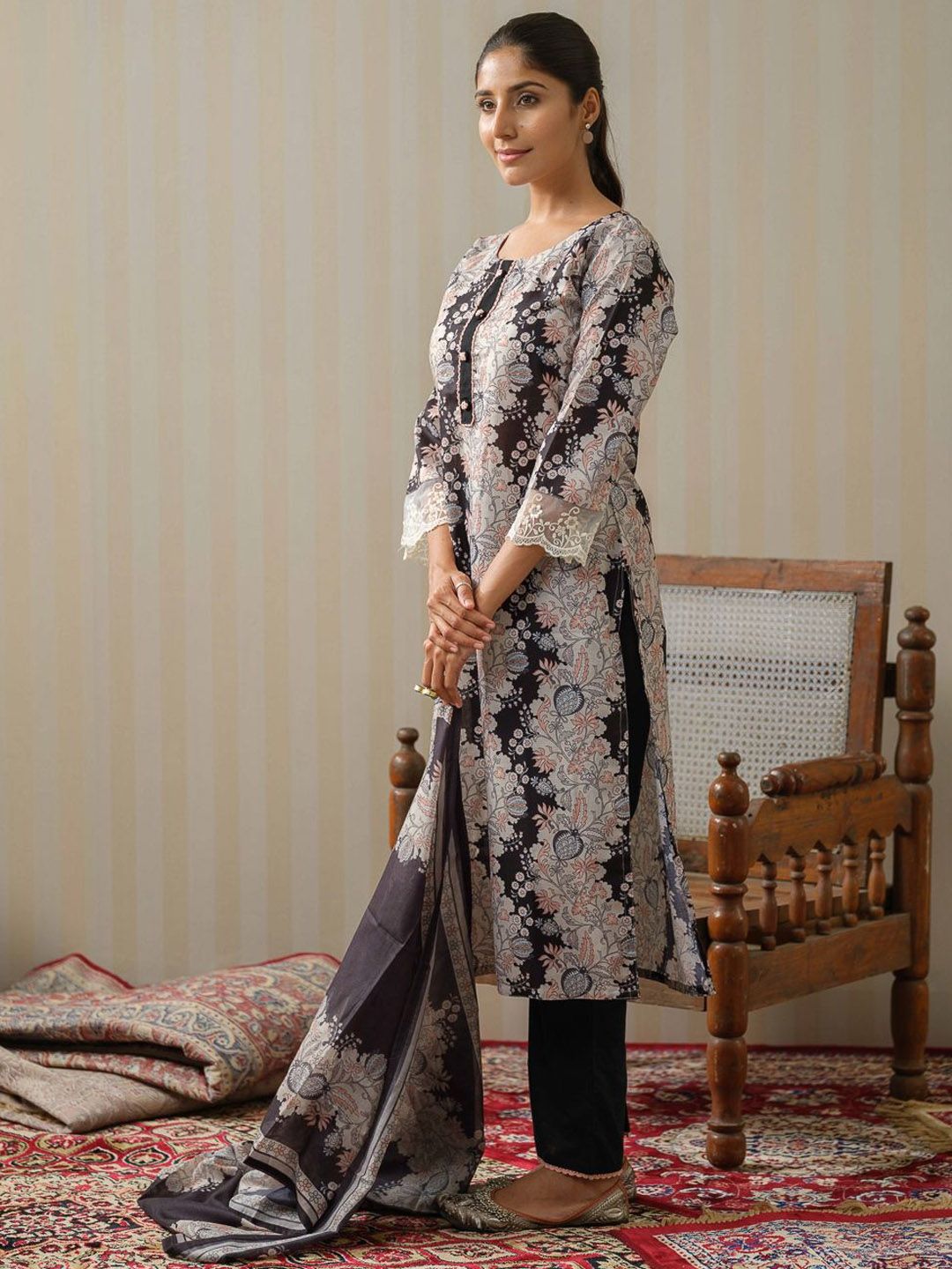 Ode by House of Pataudi Floral Printed Lace Inserts Kurta With Palazzos & Dupatta - Distacart
