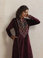 Thumbnail for trueBrowns Purple Velvet Geometric Embroidered Kurta Pant Dupatta Set