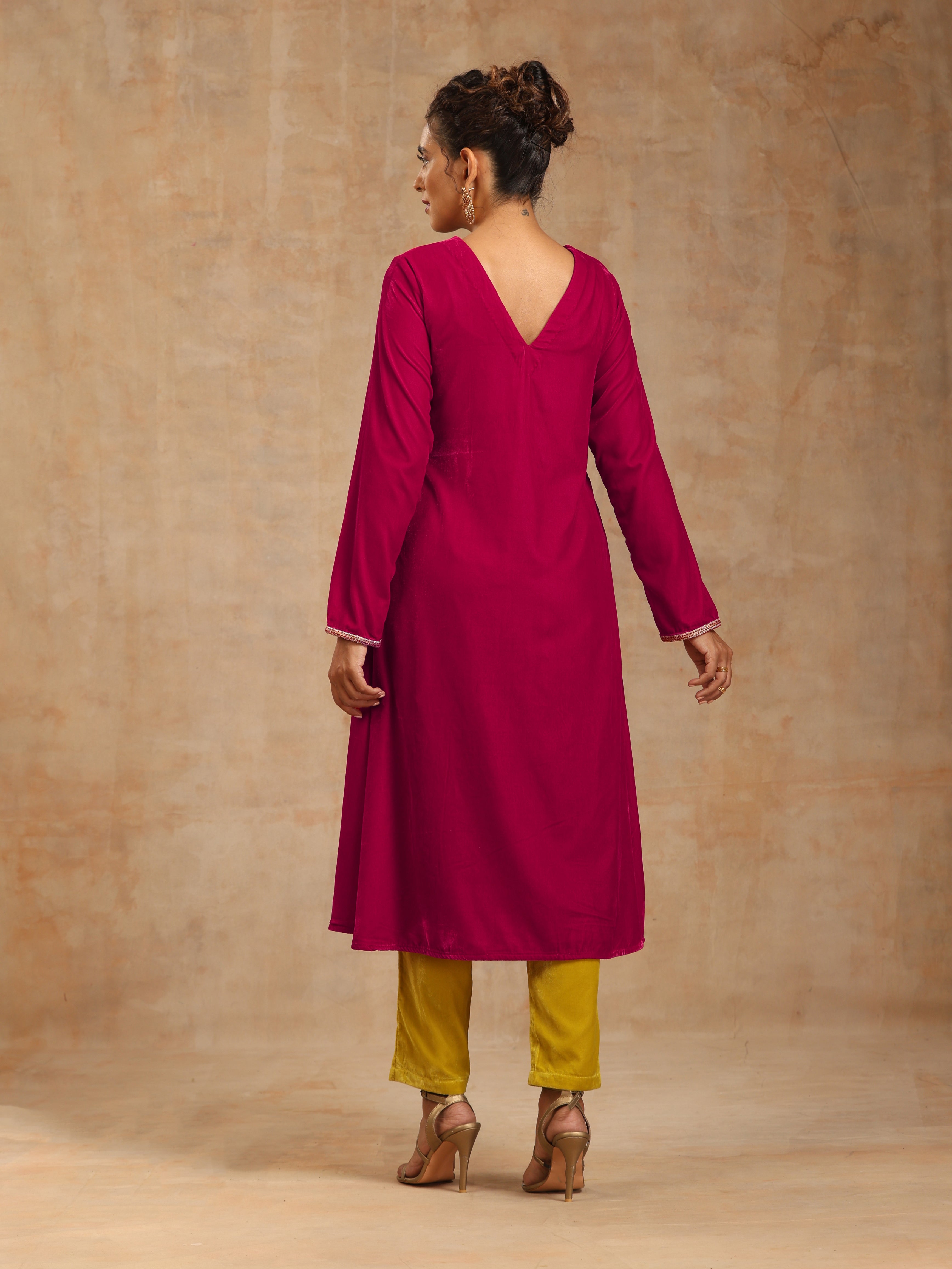 trueBrowns Rani Pink Velvet Embroidered Kurta - Distacart
