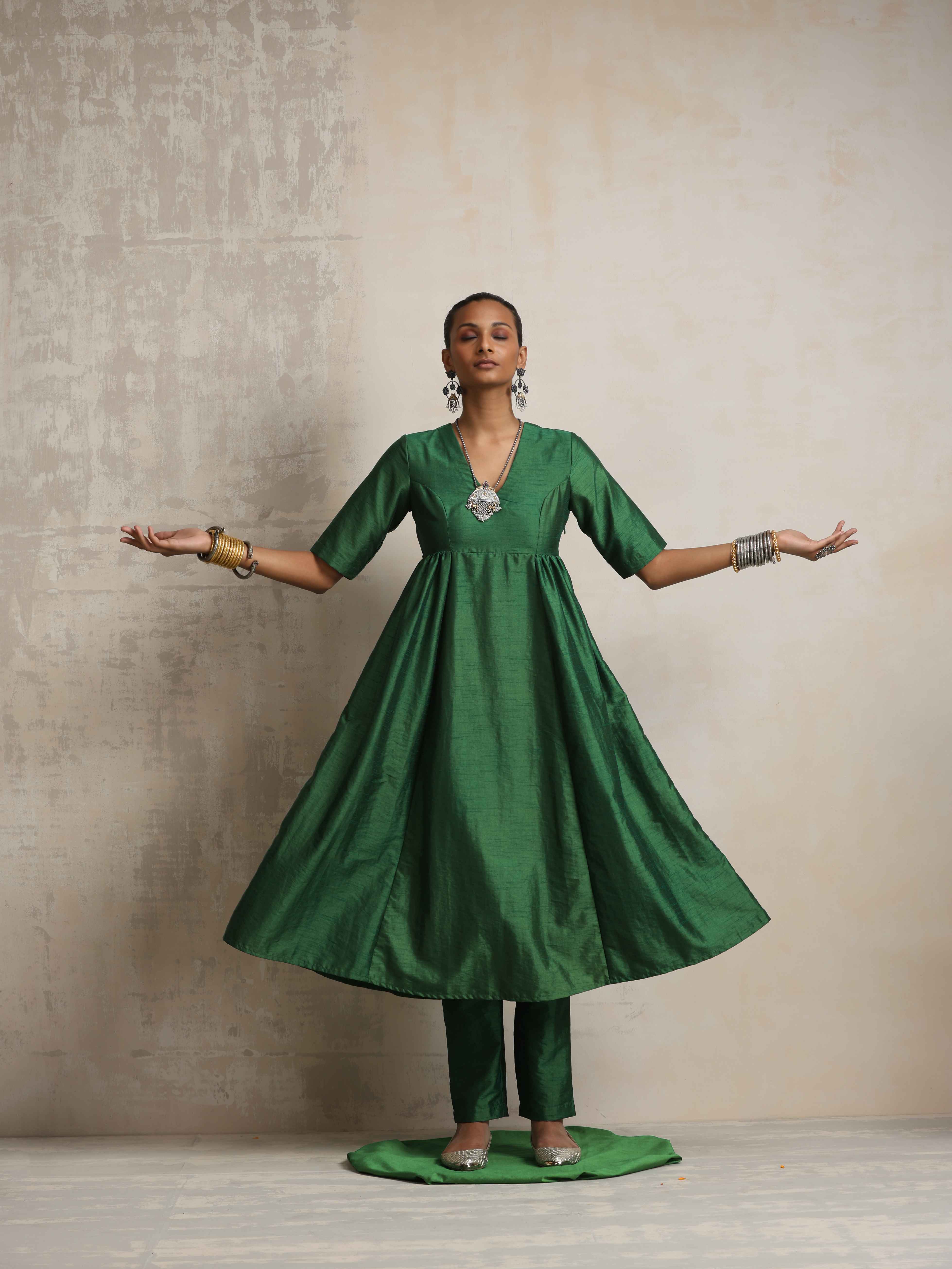 trueBrowns Dark Green Silk Arkali Flared Kurta Set - Distacart