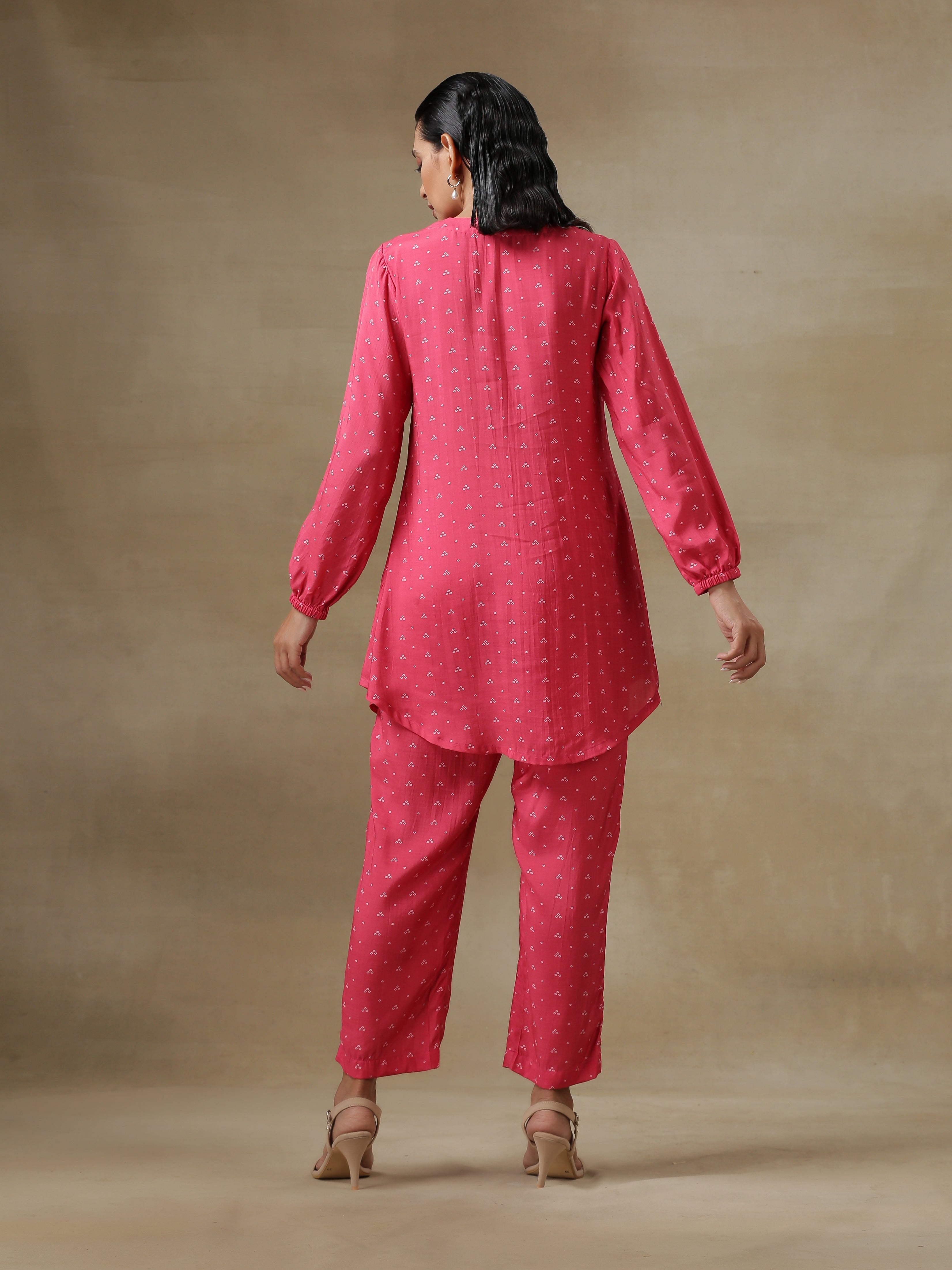 trueBrowns Pink Bandhani Printed Silk Gathered Sleeve Co-Ord Set - Distacart