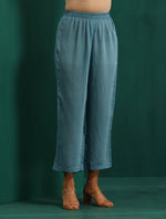 Thumbnail for trueBrowns Ivory Red Circle Floral Muslin Silk Printed V-Neck Kurta Pant Set - Distacart