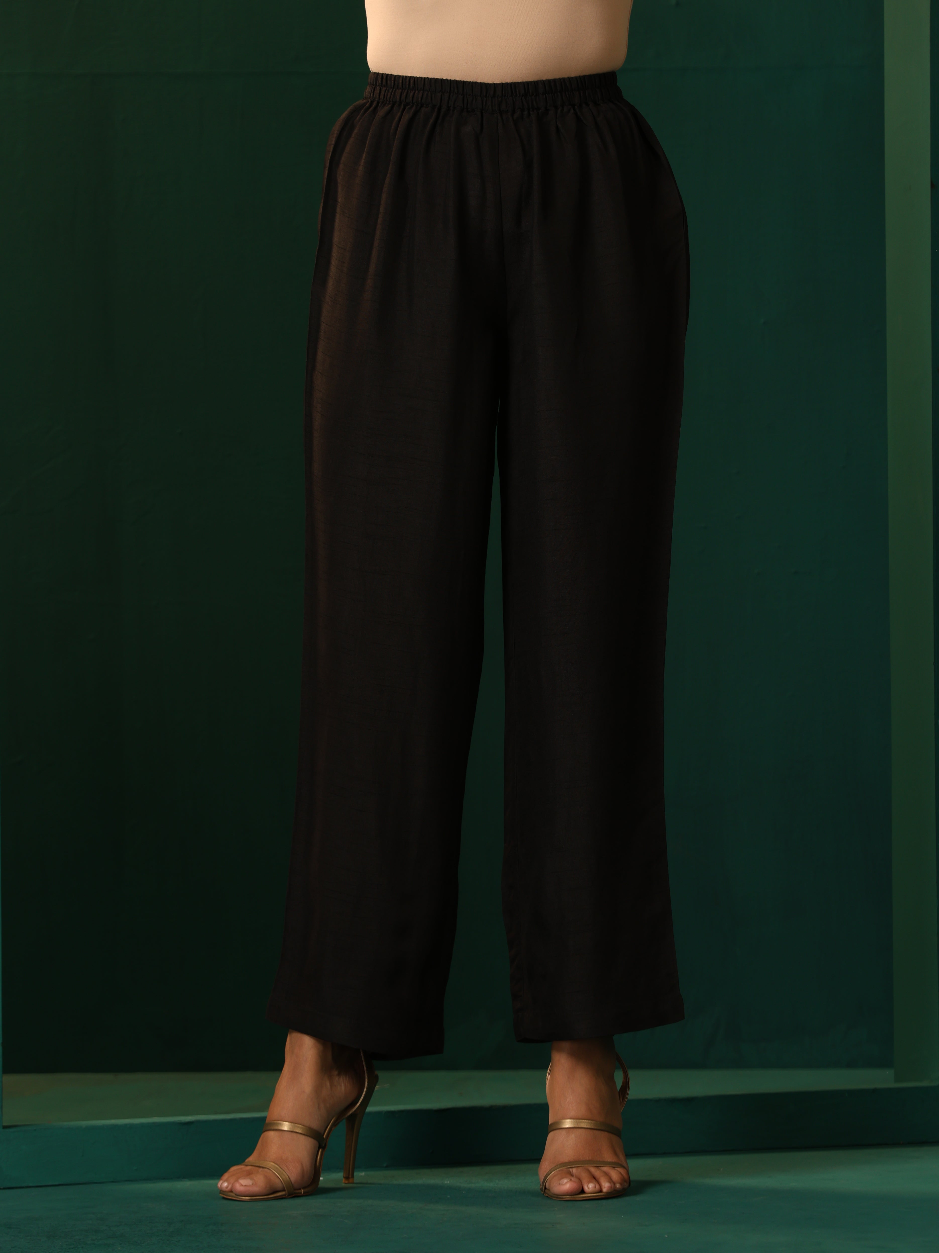trueBrowns Black Silk Collar Co-ord Set - Distacart