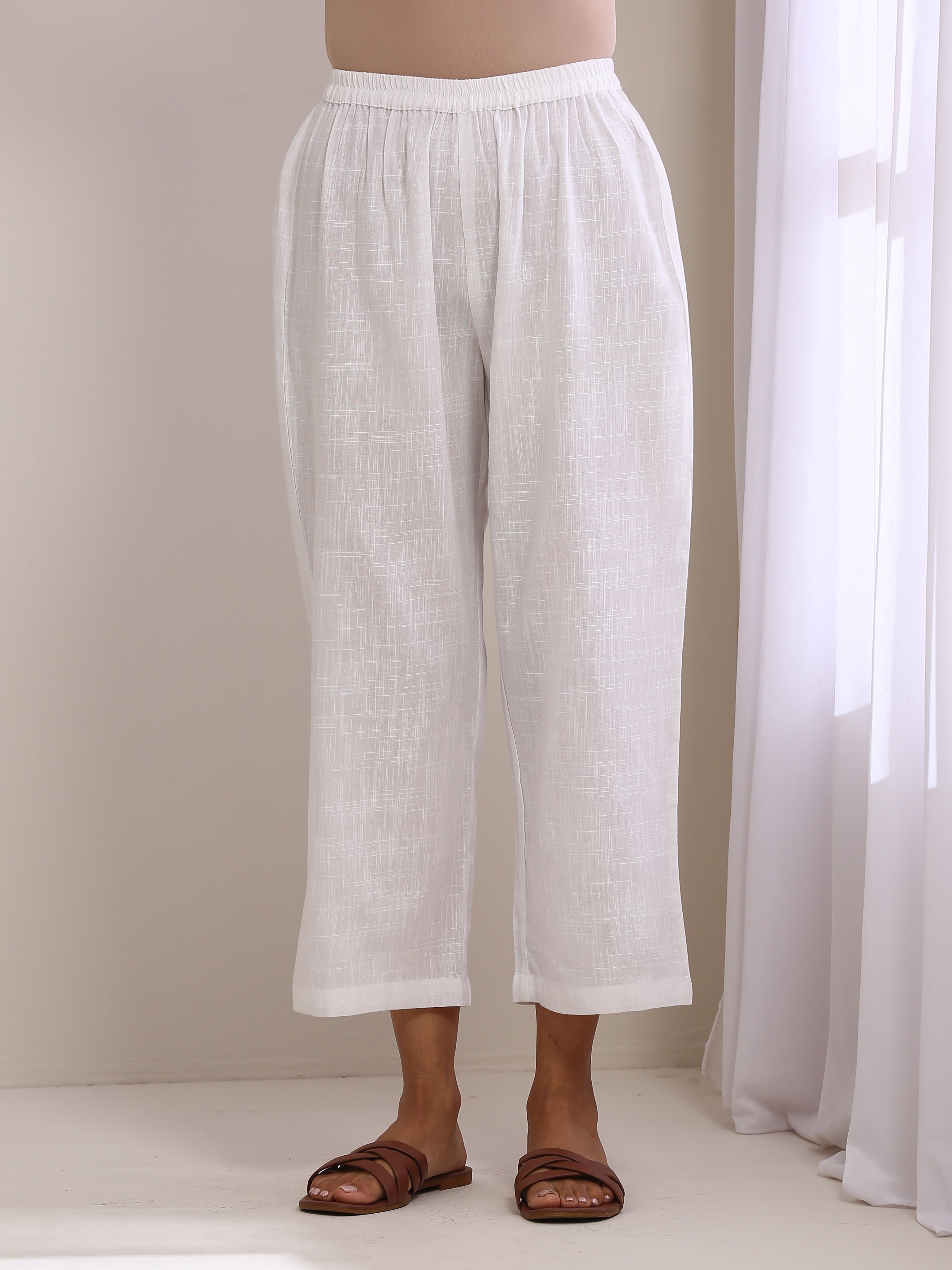 trueBrowns White Slub Texture Sleeveless Flared Kurta Pant Set - Distacart