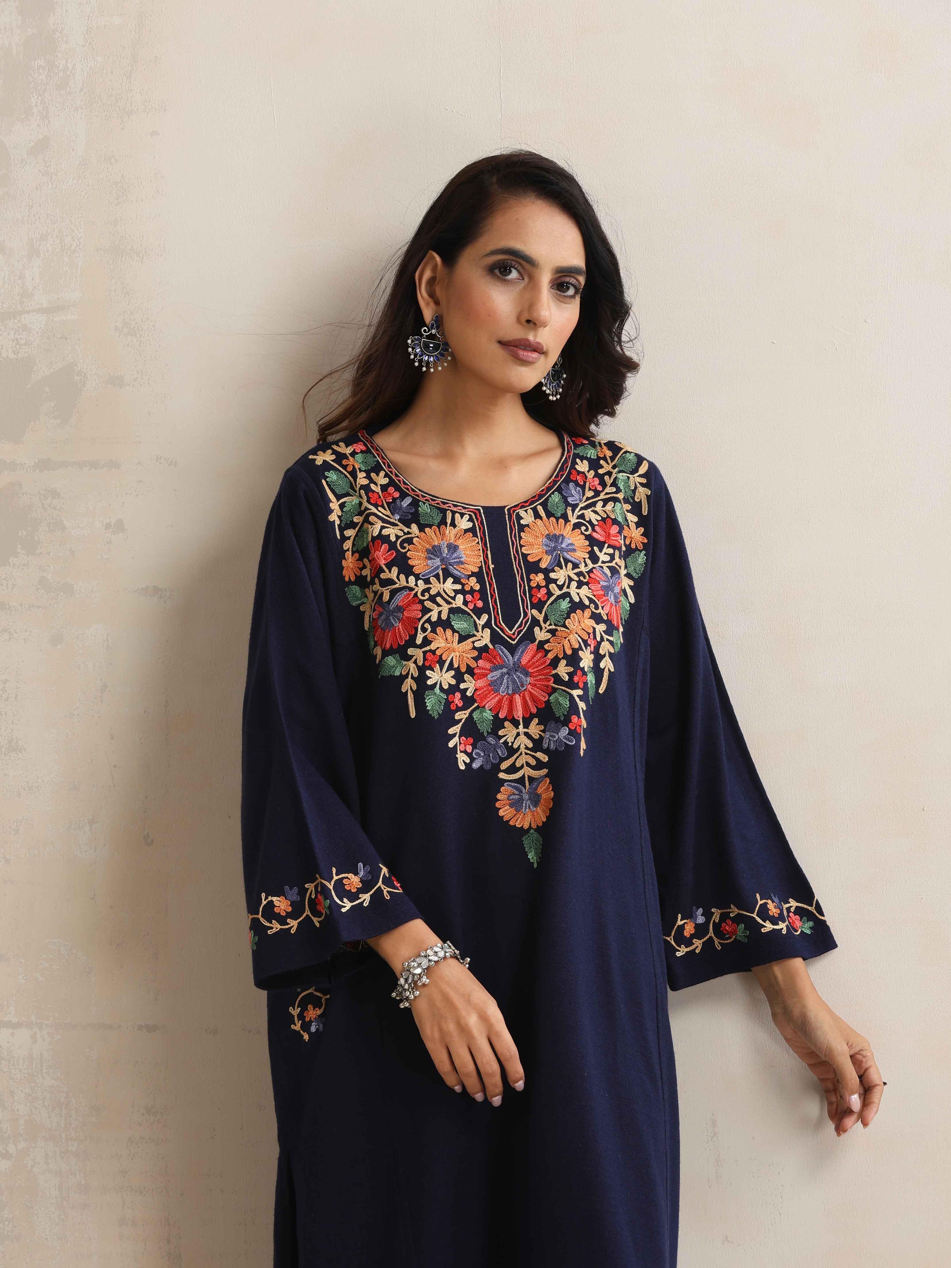 trueBrowns Blue Kashmiri Floral Embroidered Woollen Phiran Kurta - Distacart
