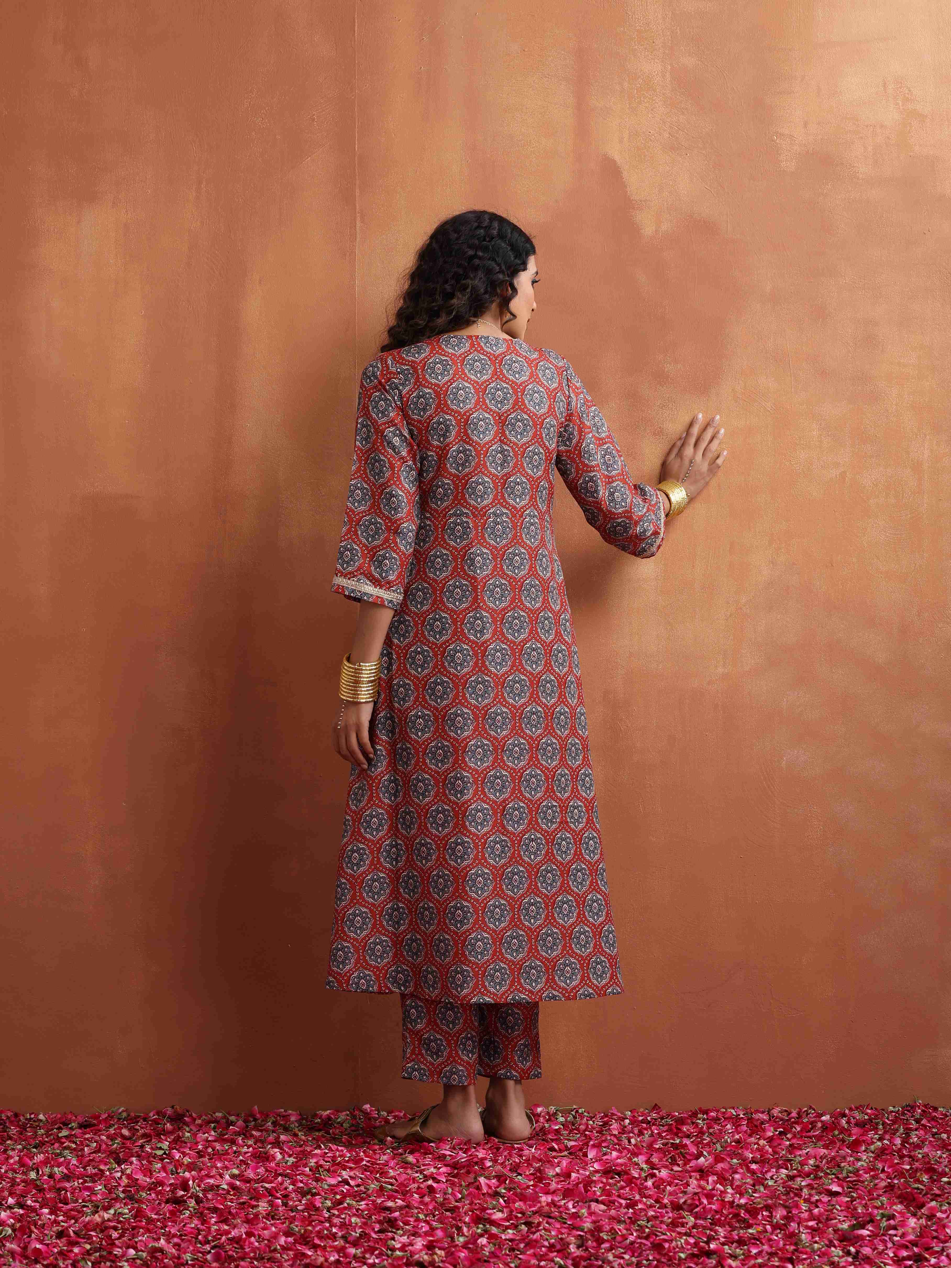 trueBrowns Rust Ajrak Print Slit Kurta Set - Distacart
