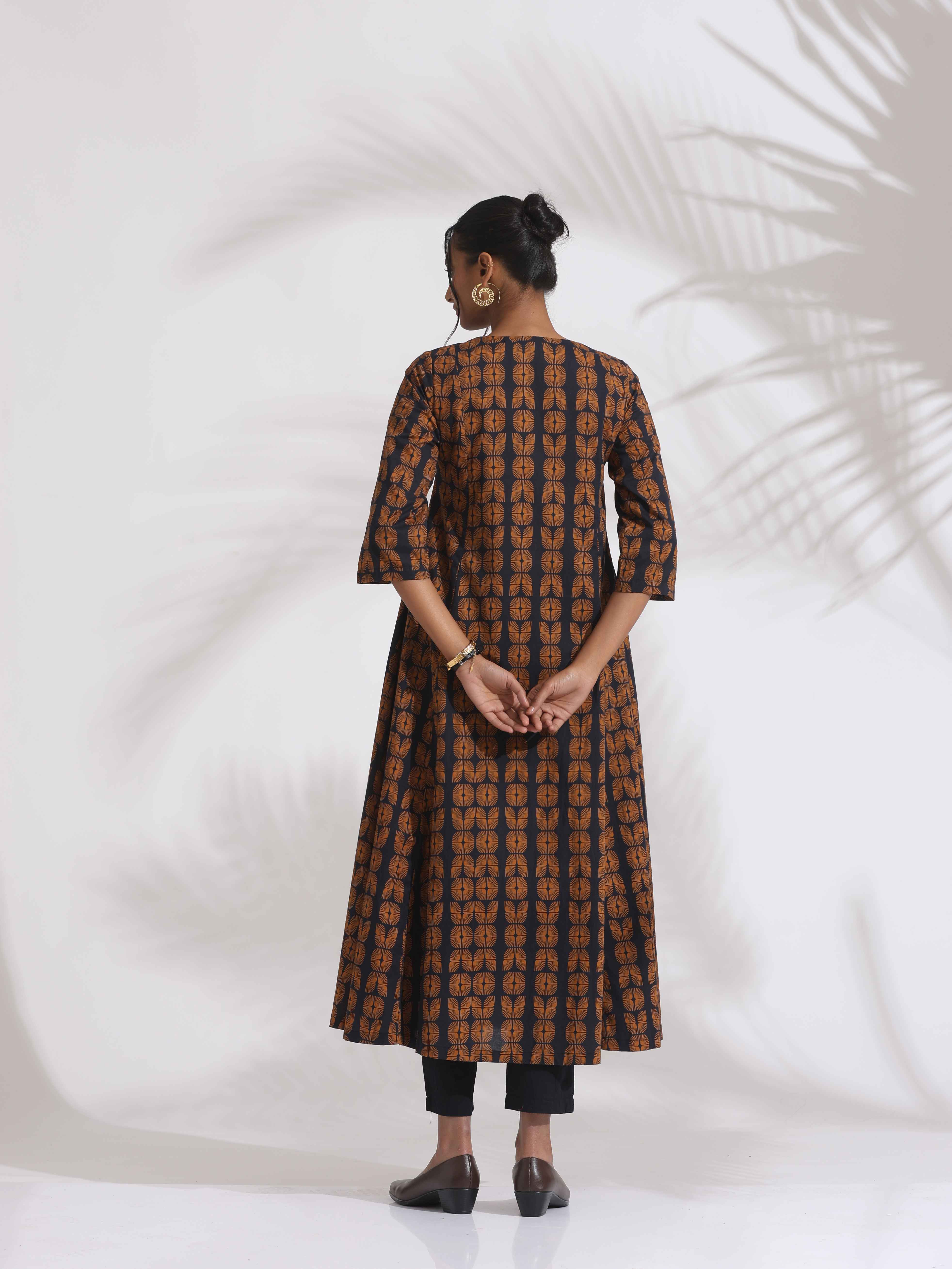 trueBrowns Black Cotton Print Pleated Flared Kurta Set
