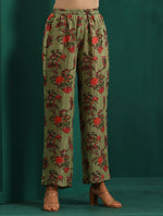 Thumbnail for trueBrowns Green Floral Muslin Silk Printed Front Slit Kurta Pant Set - Distacart